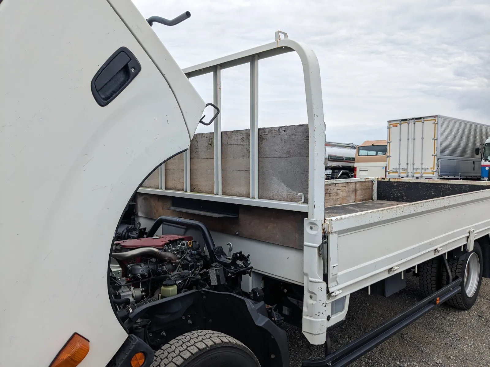 vehicle_image_202607101010428YCir4pXlz.webp
