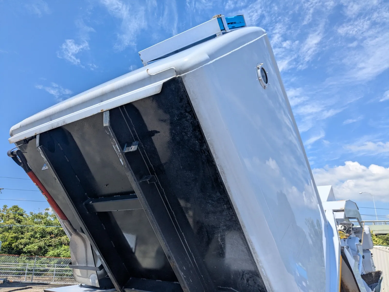 vehicle_image_20260702101916g4si5M2GQS.webp
