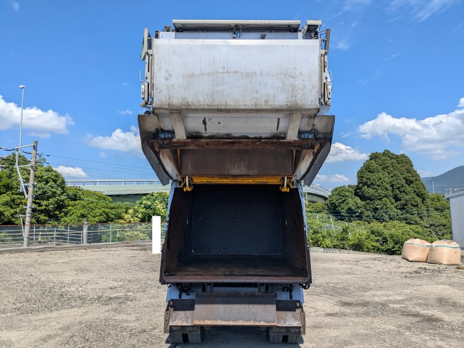 vehicle_image_202607021111055XY9zLrHYb.webp