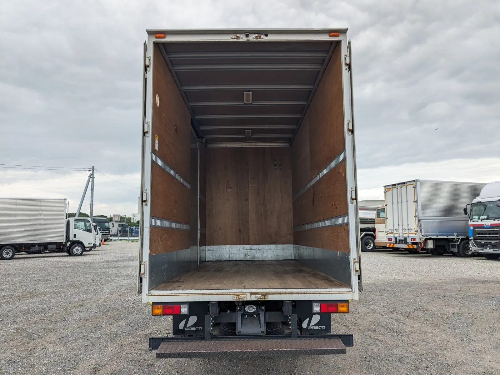 vehicle_image_20260708114856b21BeQTTqv.webp