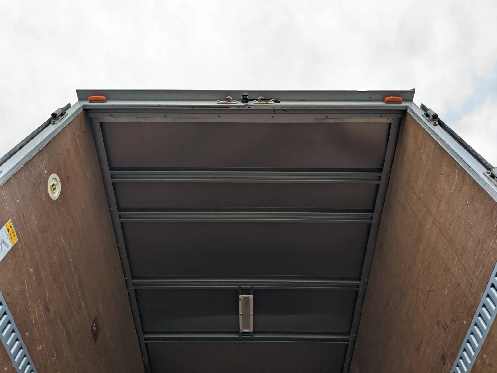 vehicle_image_20260708114857TQjcYQAbSX.webp