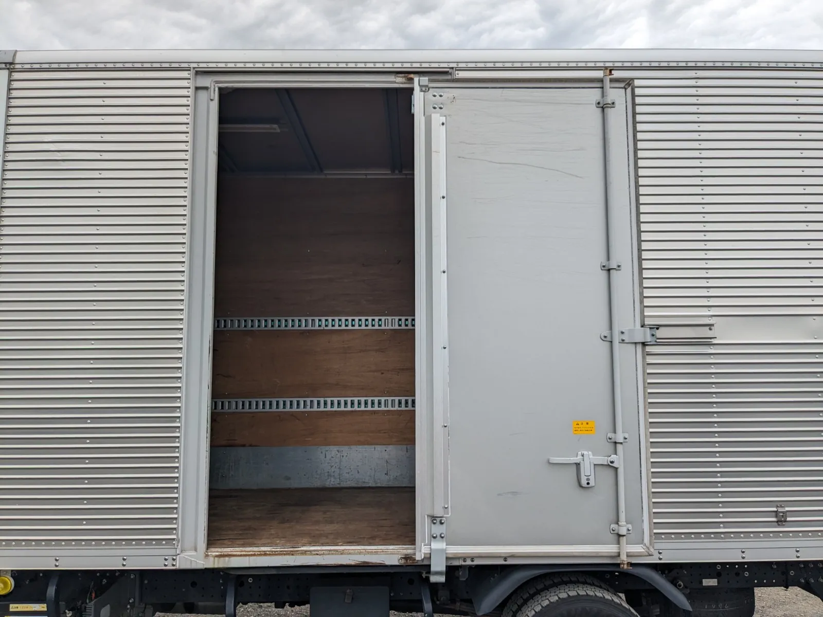vehicle_image_20260708114904dTsZO6F7E4.webp
