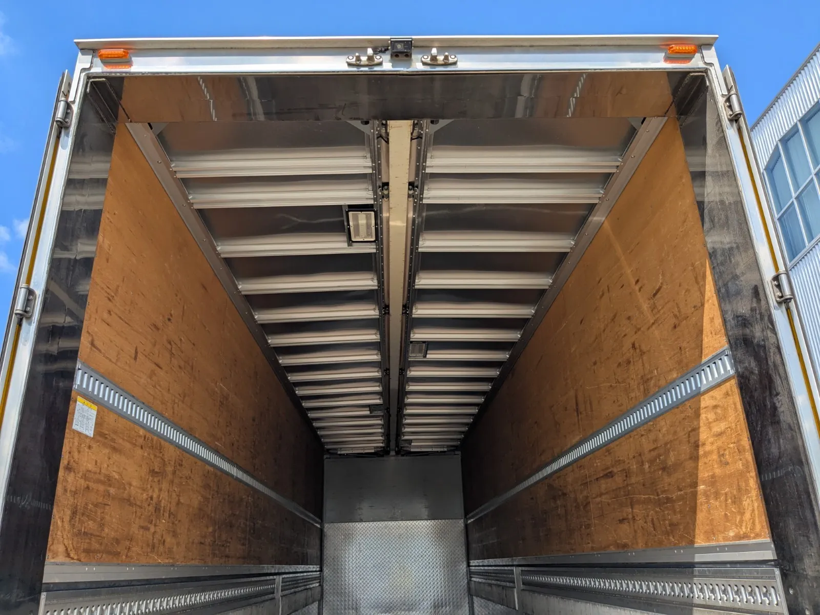 vehicle_image_20260724141514DHSwrlEJQz.webp