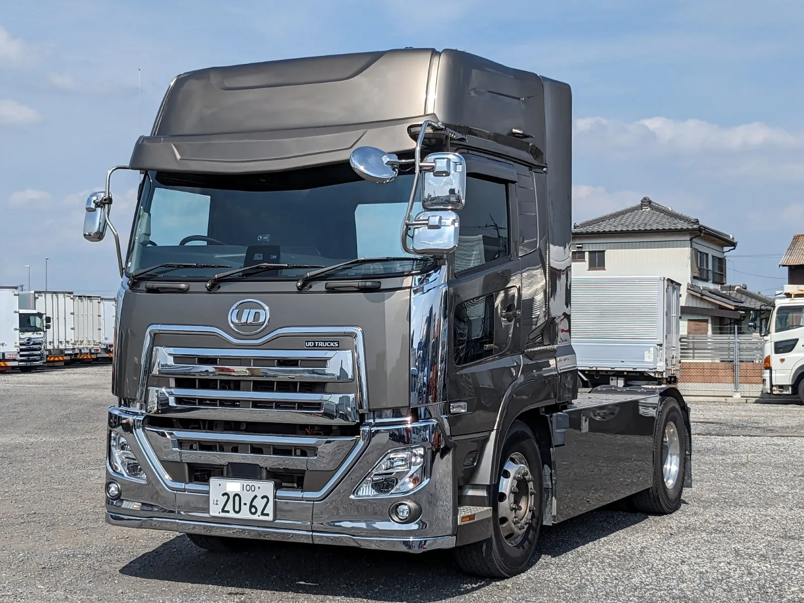 vehicle_image_20260701100356xGG7ymd9N1.webp