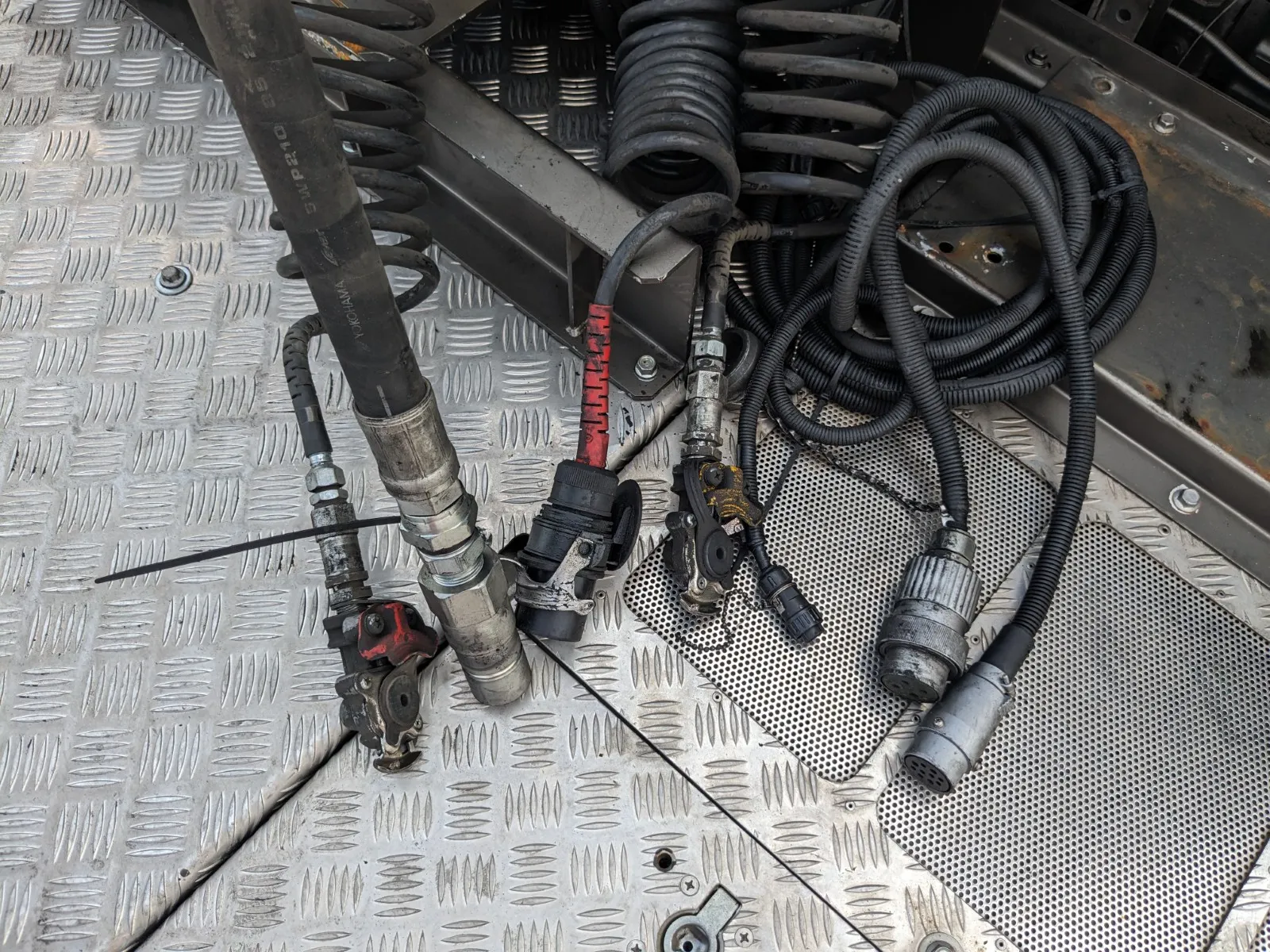 vehicle_image_20260701100401FSU9hgv3J8.webp