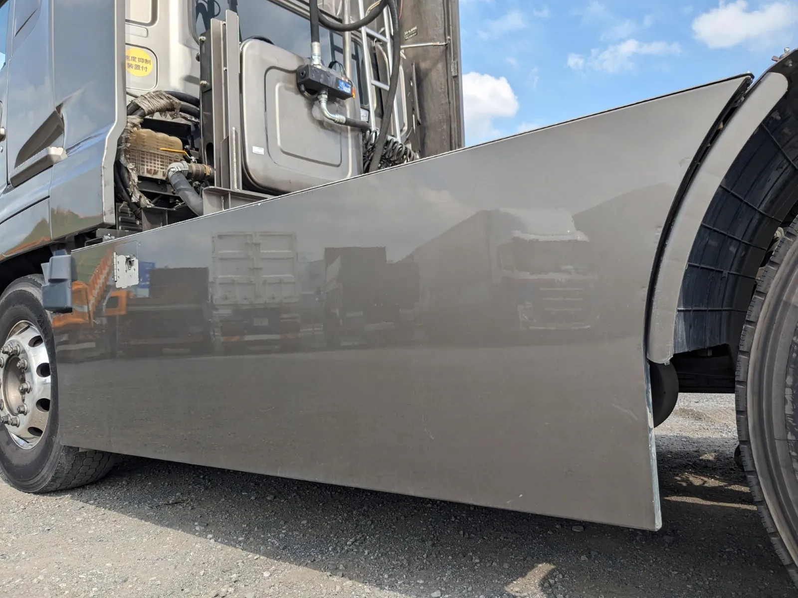 vehicle_image_20260701100402PCxFeqfrfl.webp