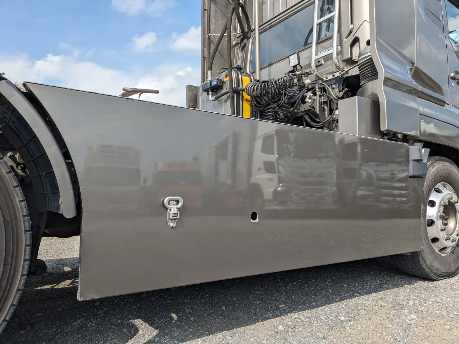 vehicle_image_202607011004064QCT9NFEg1.webp