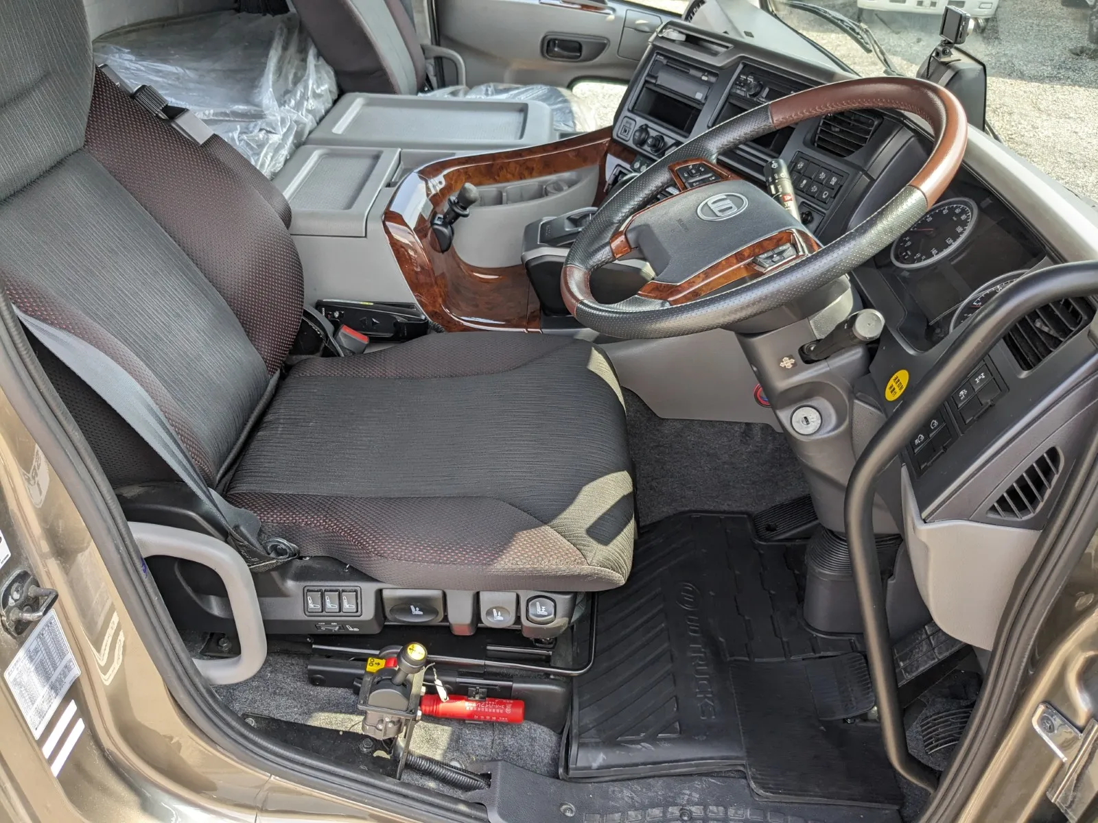vehicle_image_202607011004071ILvPMZOVH.webp