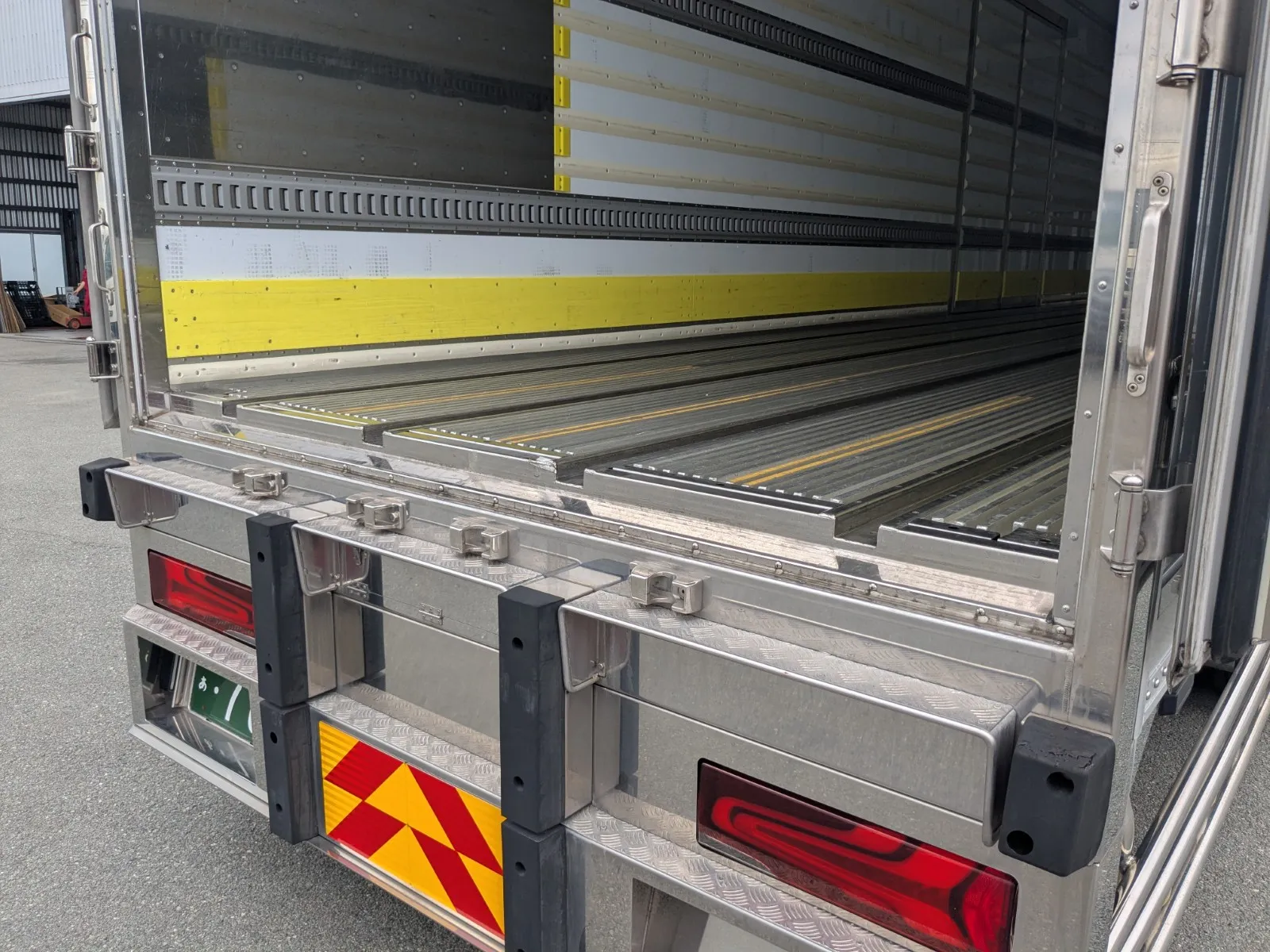vehicle_image_202607061001457iNnKsLM4t.webp