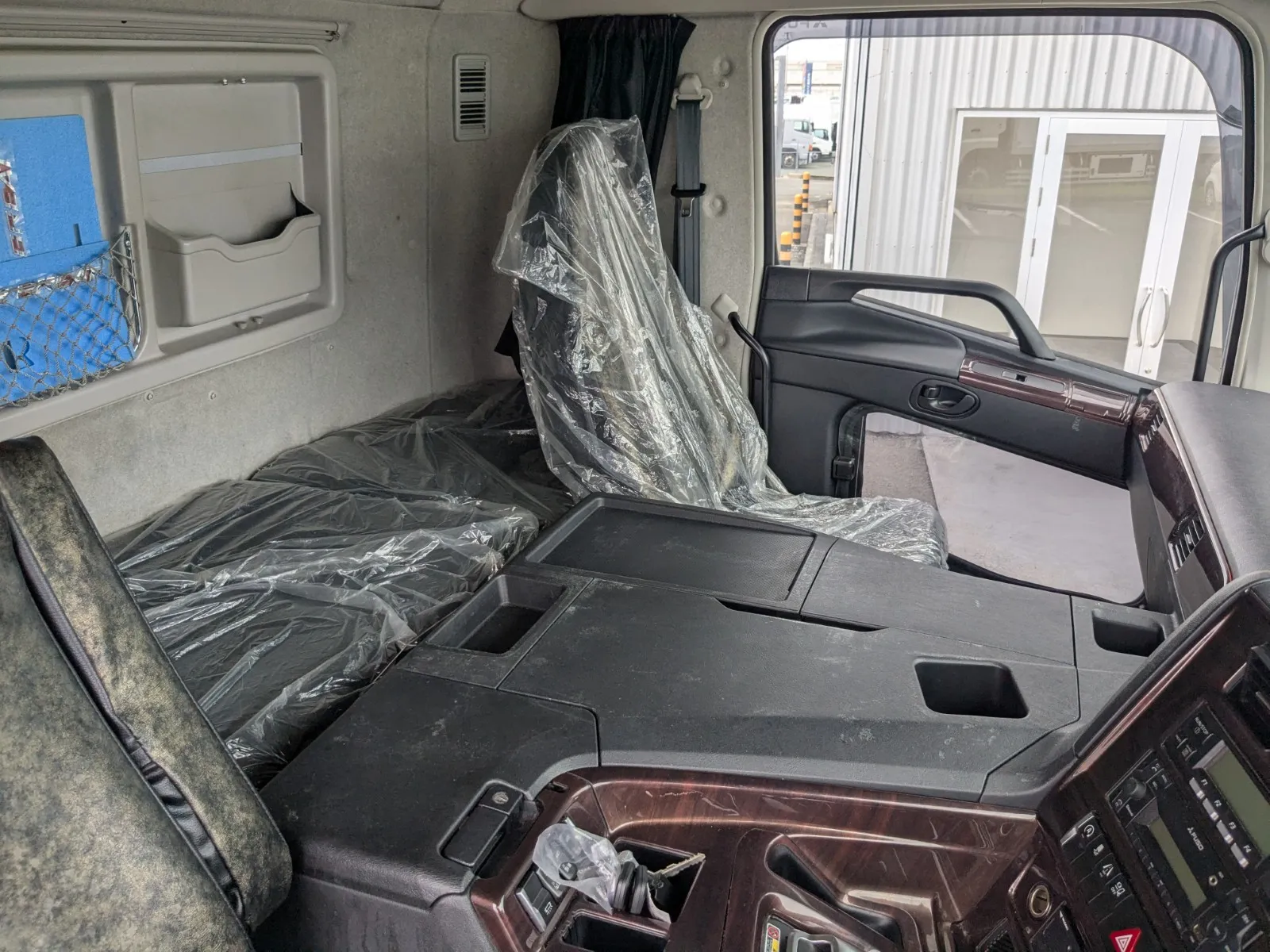 vehicle_image_20260706100154kPSG4AQJSP.webp