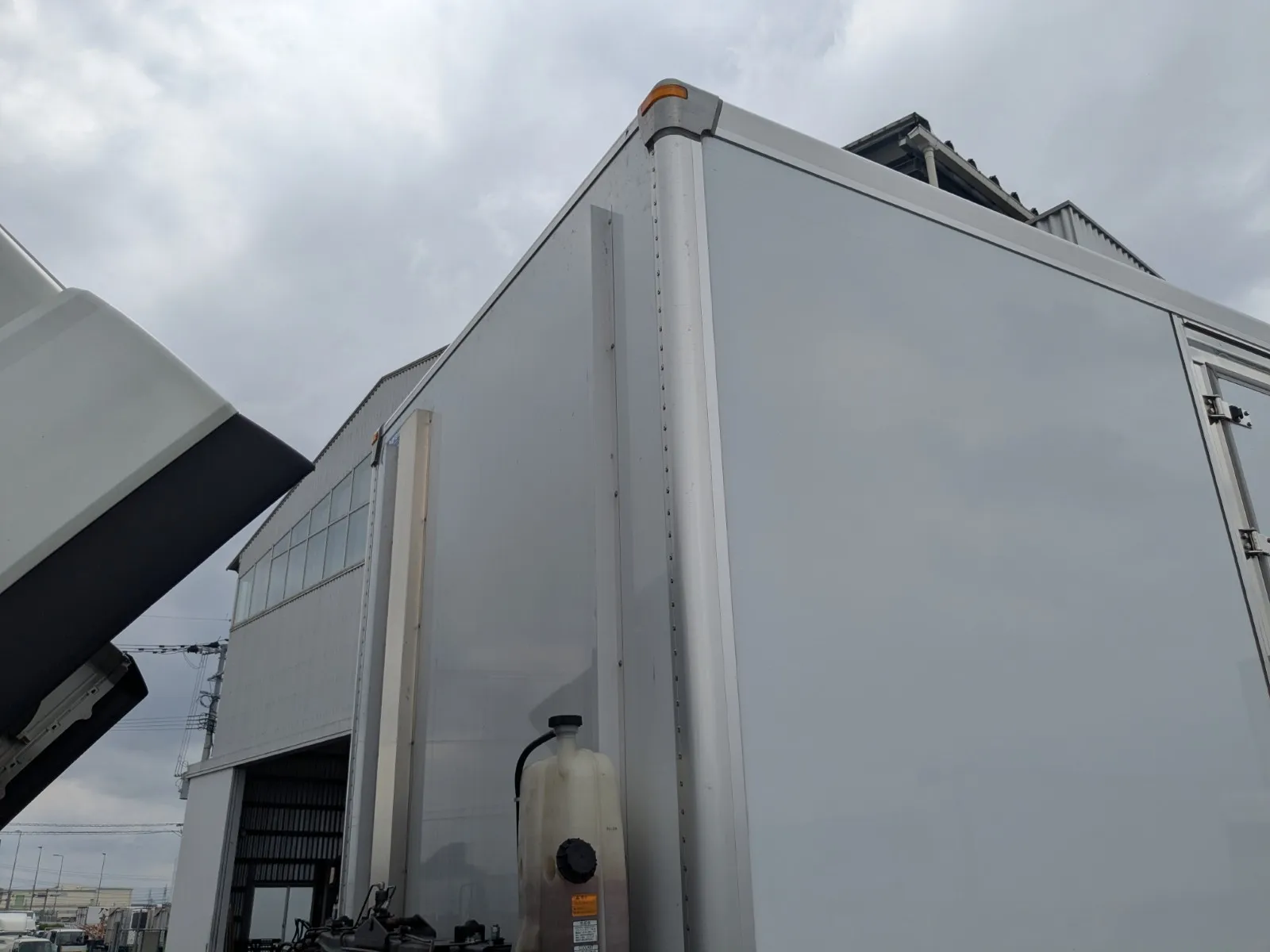 vehicle_image_20260706100157XYSEaKPTTN.webp