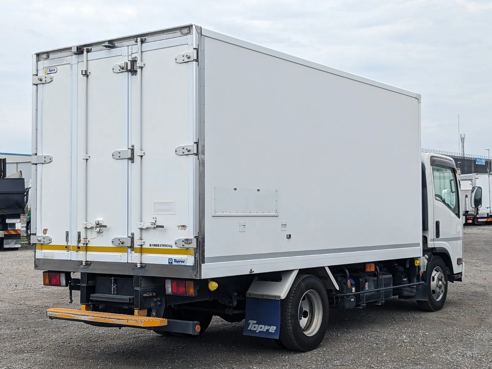 vehicle_image_20260804172924VH7Ij3O54g.webp