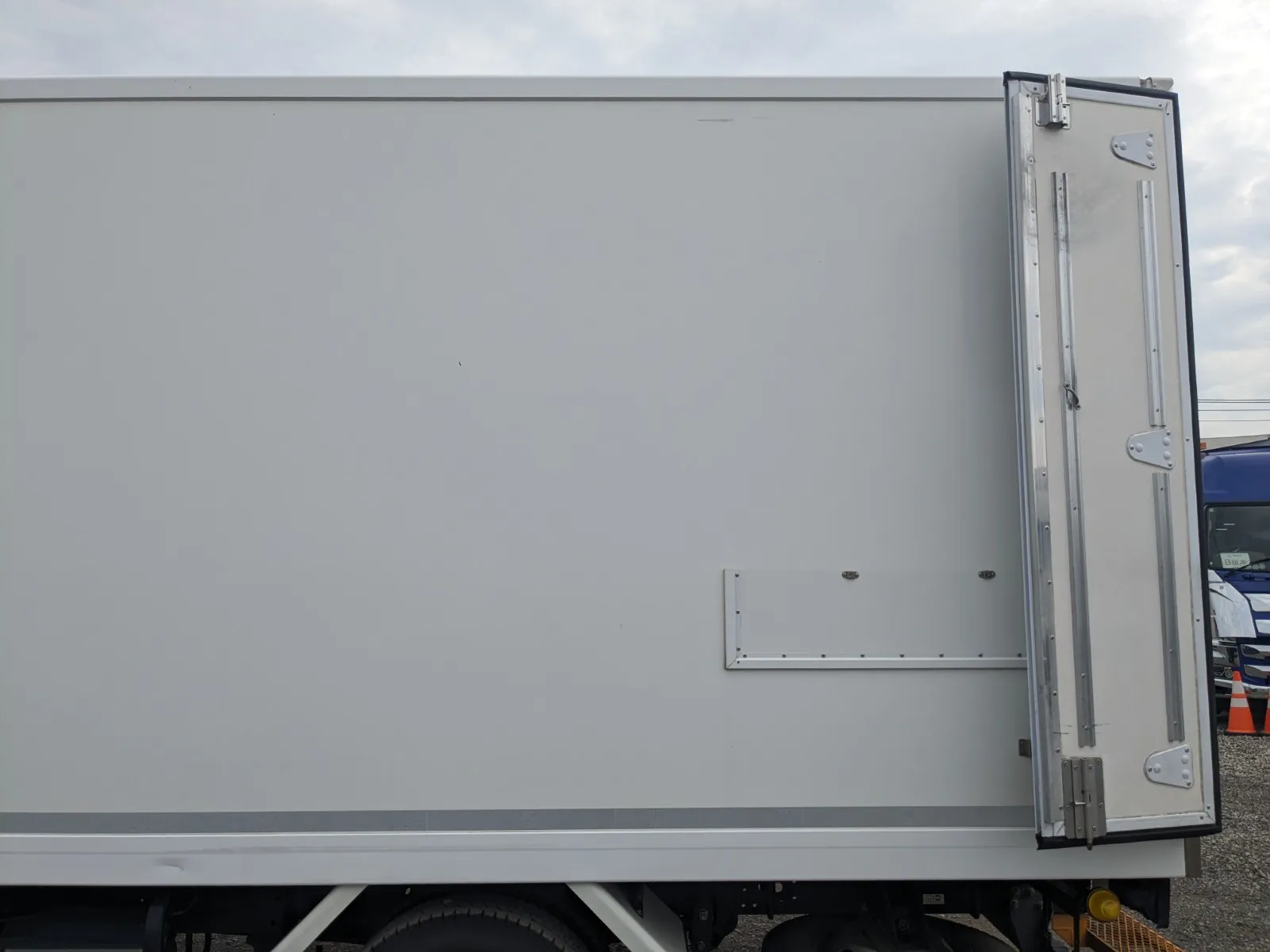 vehicle_image_2026080417292909brrLtxEZ.webp