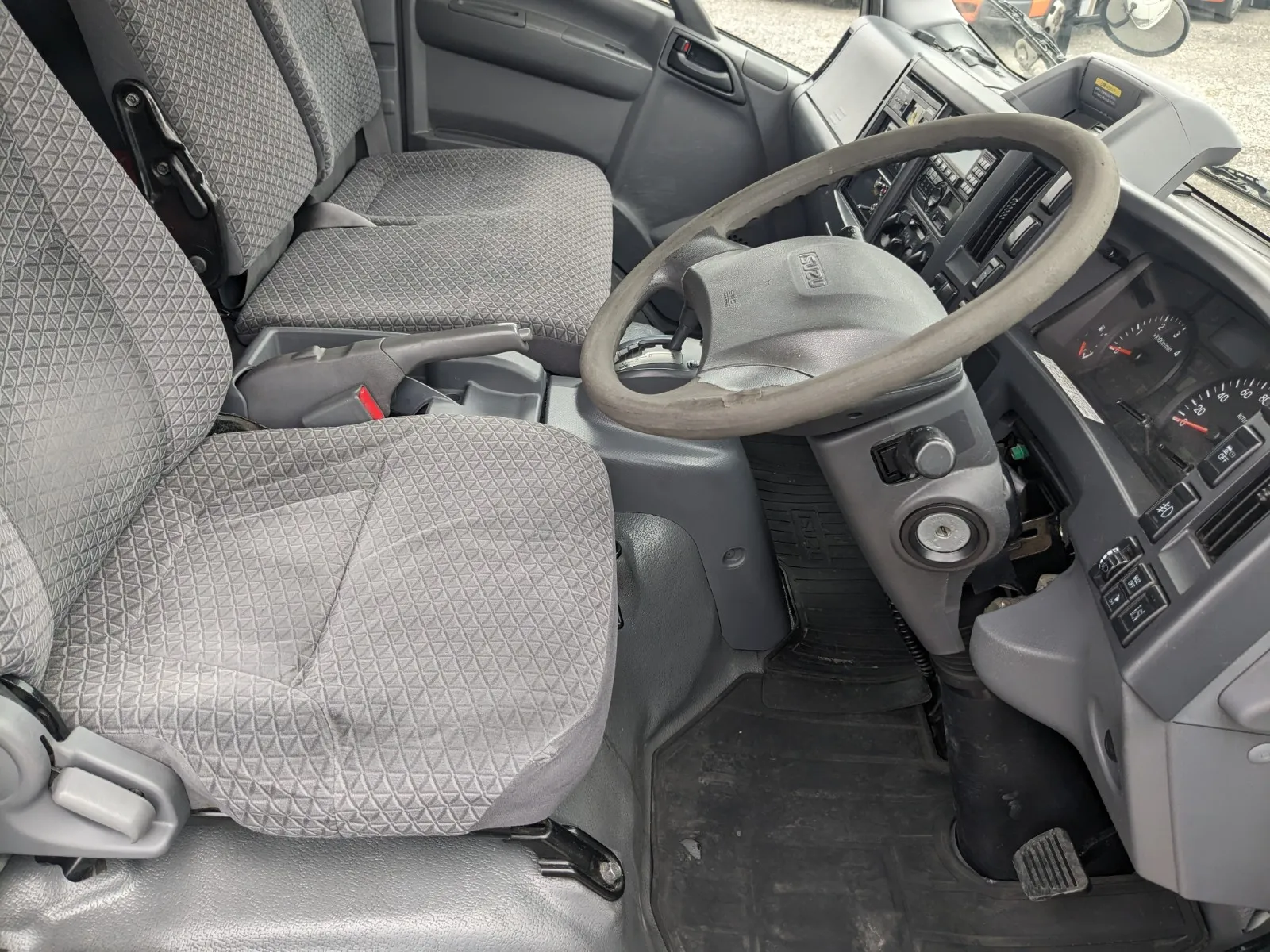 vehicle_image_20260804172932xOfy8EE8QW.webp