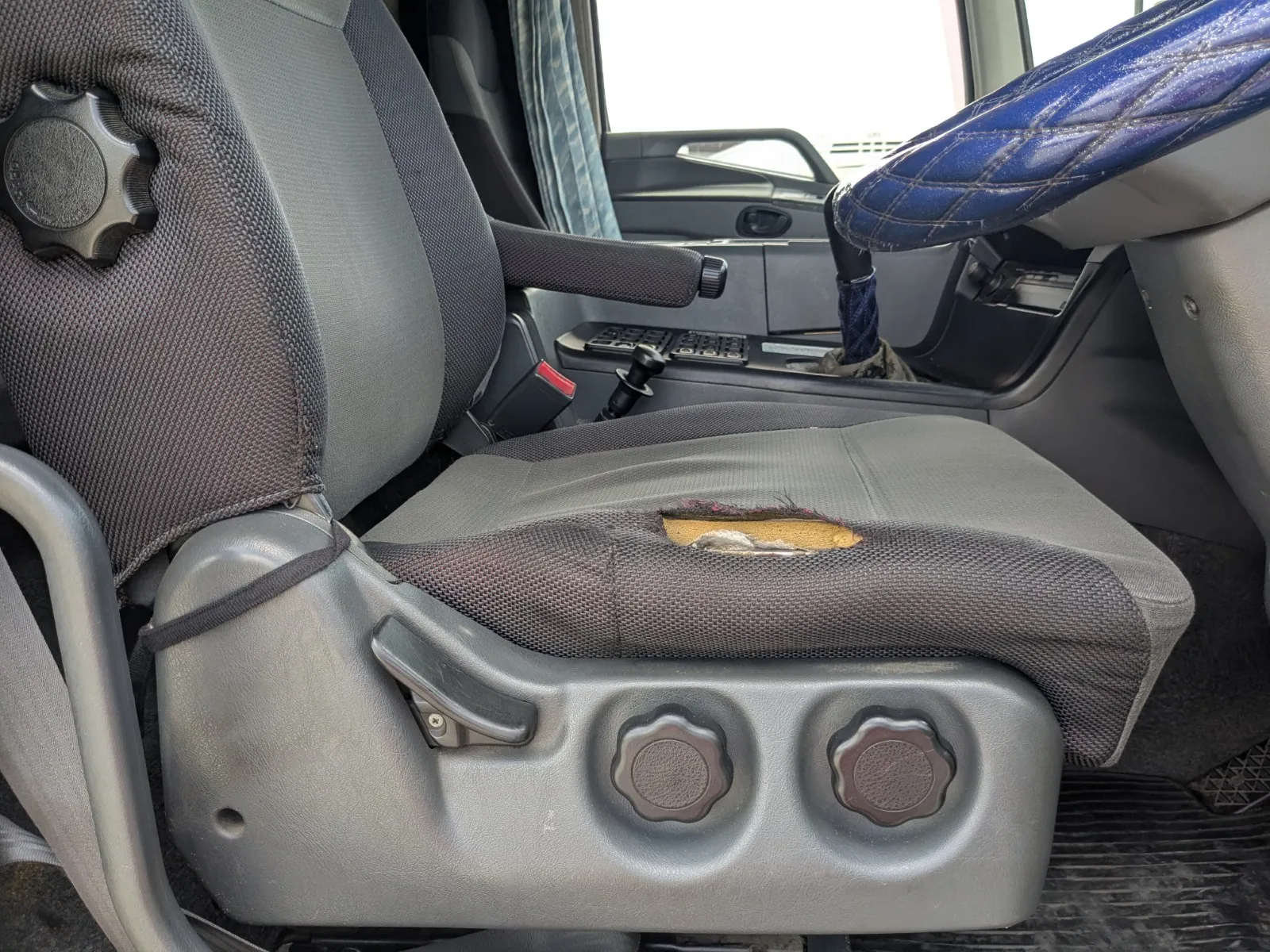 vehicle_image_20260723162626hx5wHqbfqf.webp