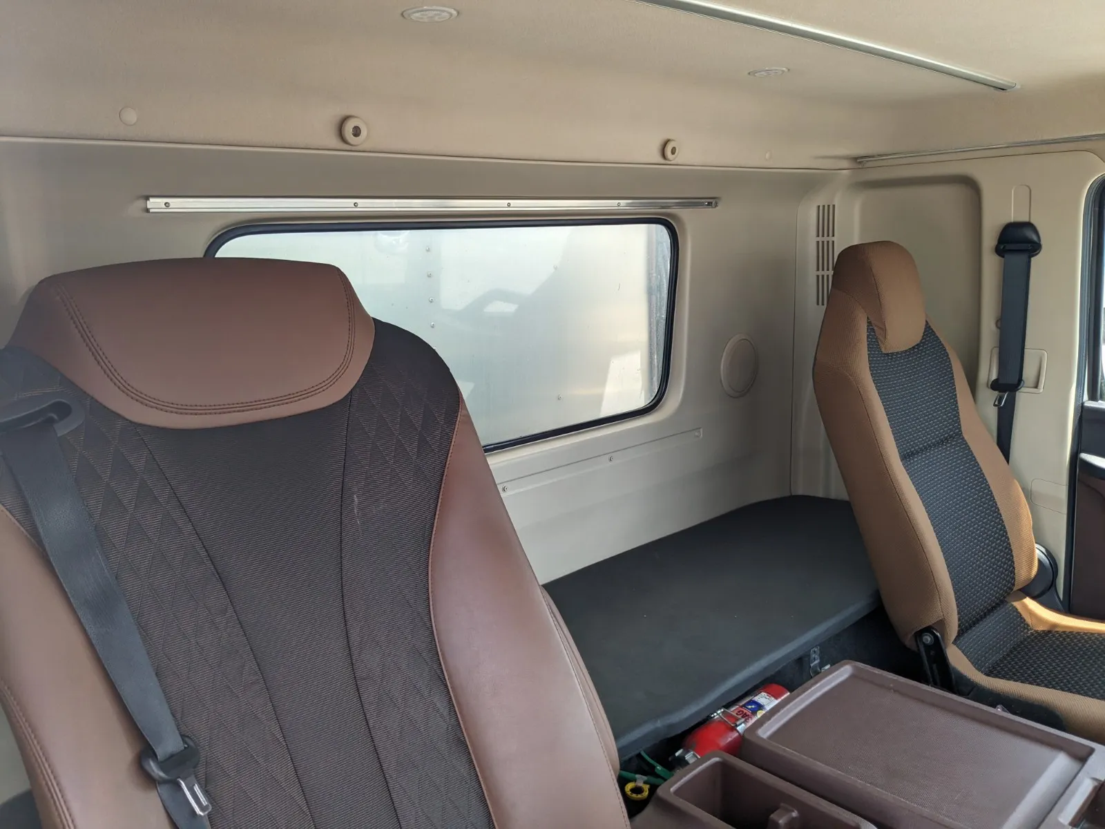 vehicle_image_20260805101127gN5vMX4hRR.webp