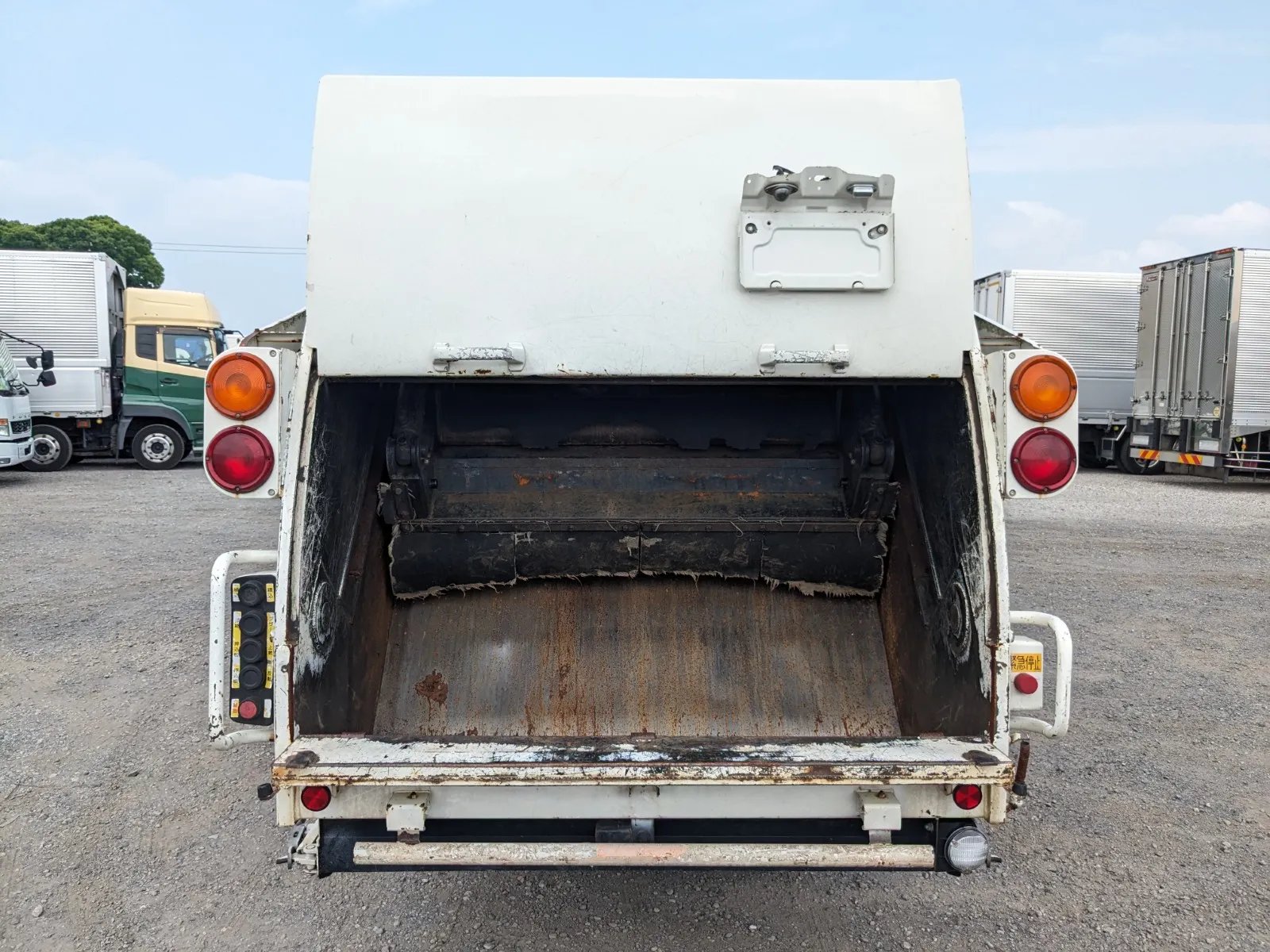 vehicle_image_20260722094259bzJsXw1D5b.webp