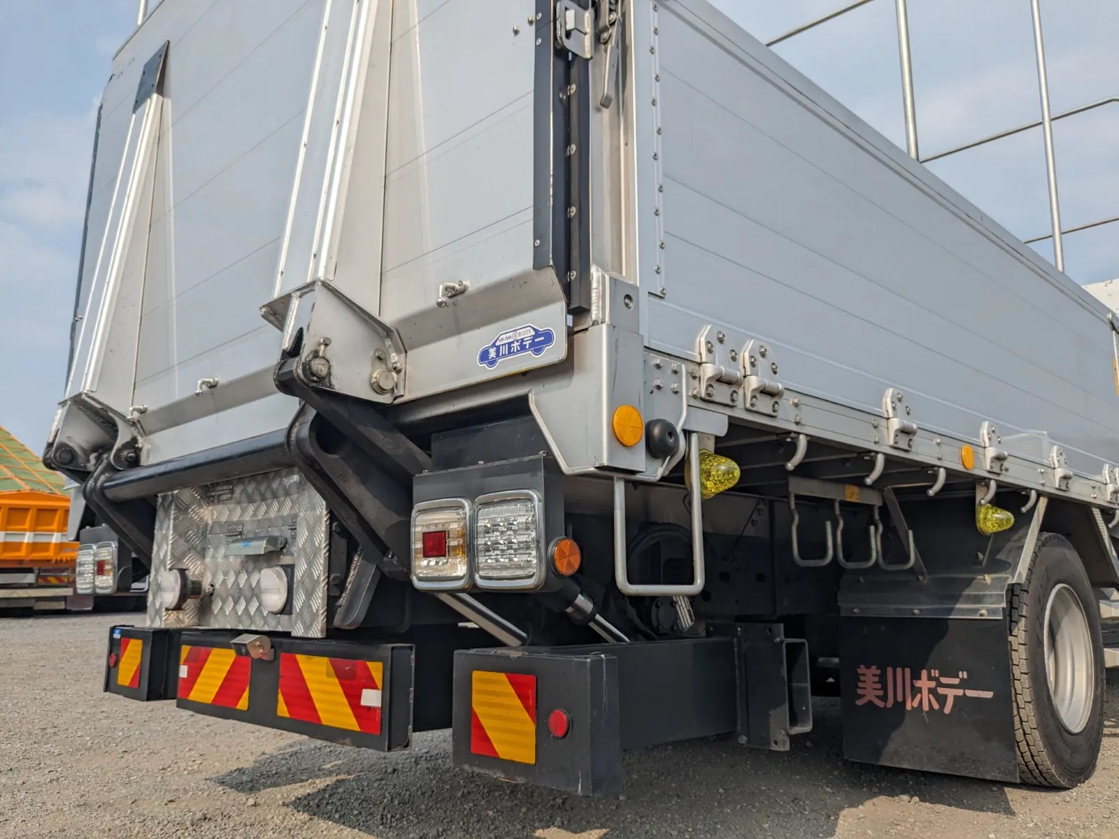 vehicle_image_20260723163422jafTzHOQoO.webp
