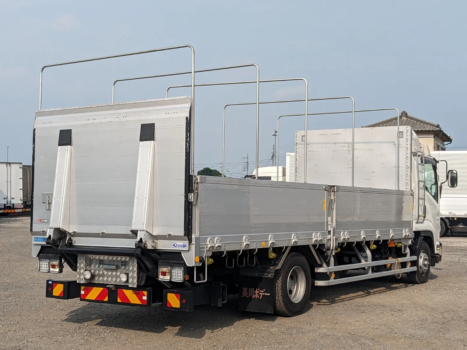 vehicle_image_20260723163422y87Qf38vLd.webp