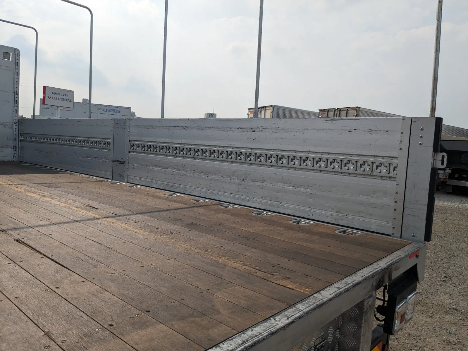 vehicle_image_20260723163429BjIIGBjMy9.webp