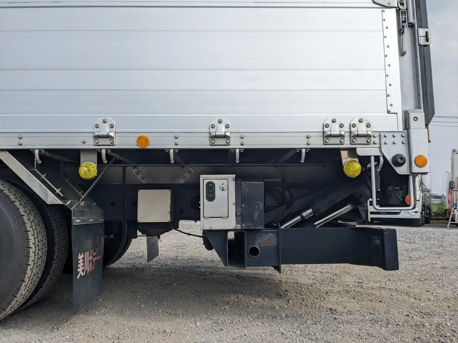 vehicle_image_20260723163429ZFEMQrlcW6.webp