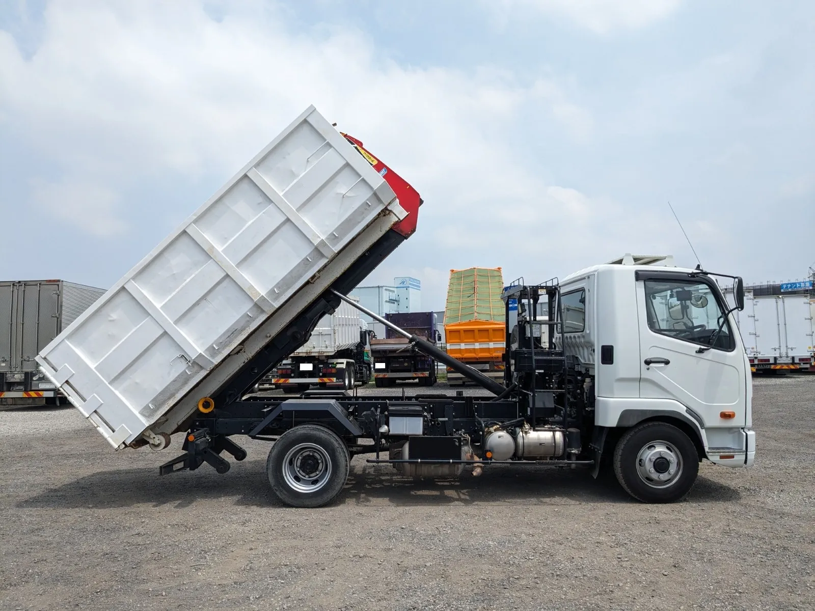 vehicle_image_20260717091646WfNVOeiG2r.webp
