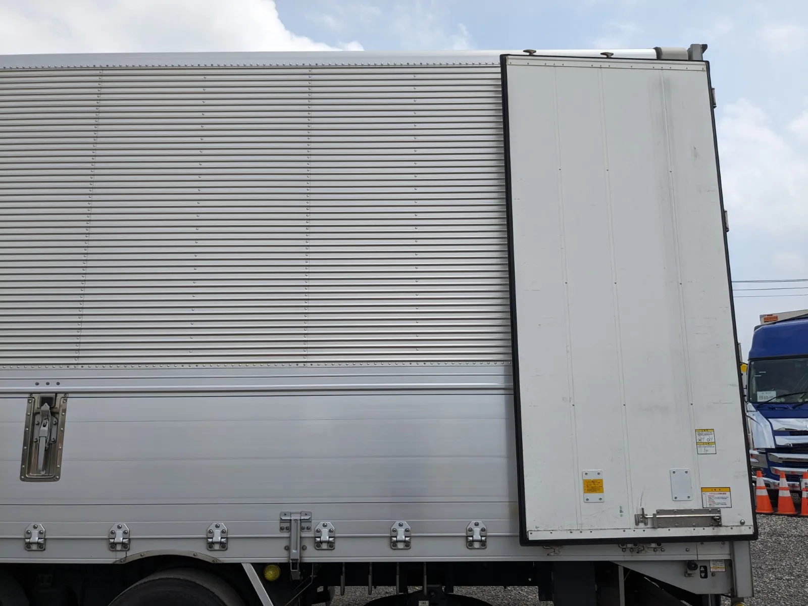 vehicle_image_20260730155450gwBRDzGwyT.webp