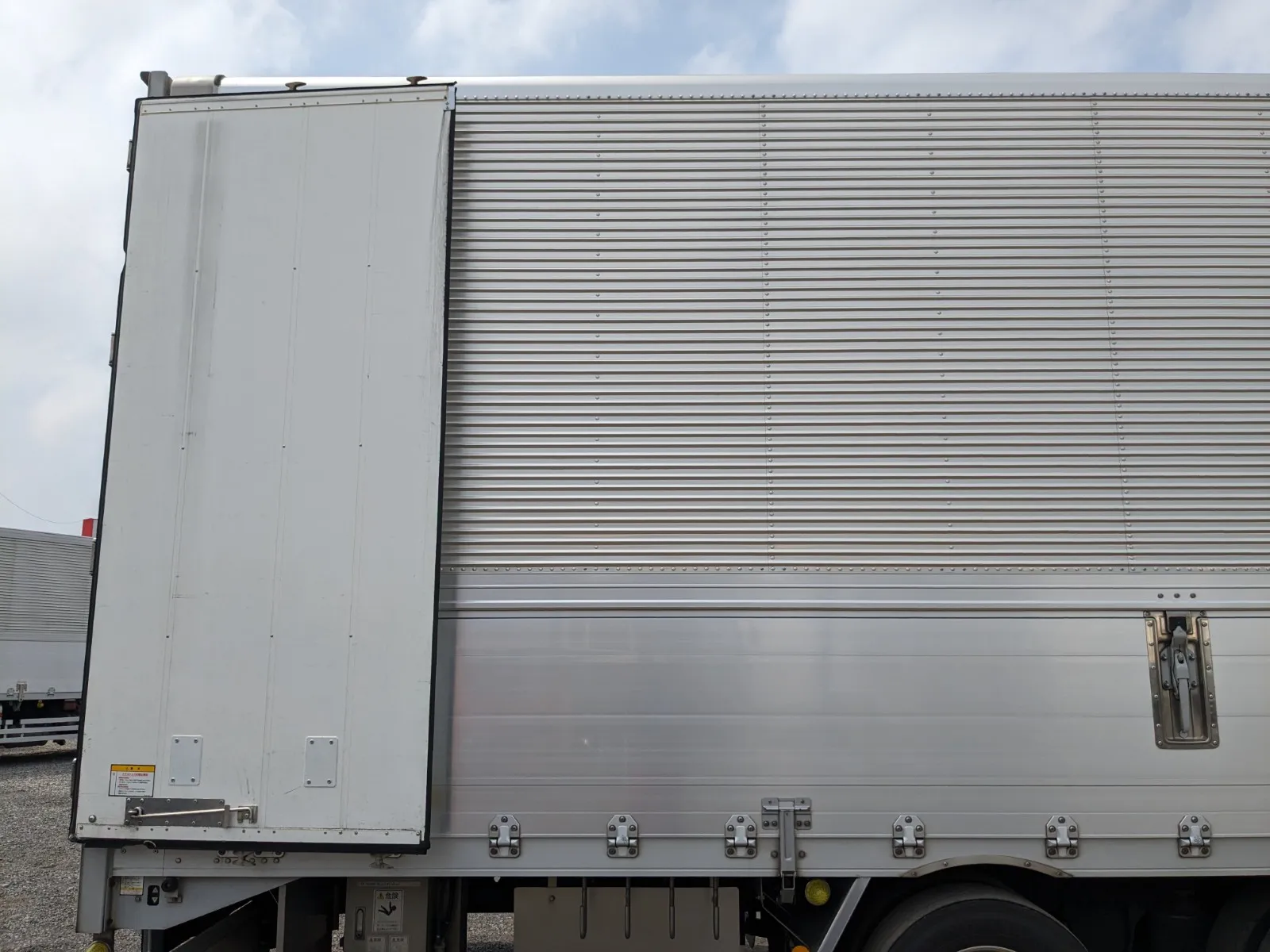 vehicle_image_20260730155453KOT0ZVYFEB.webp