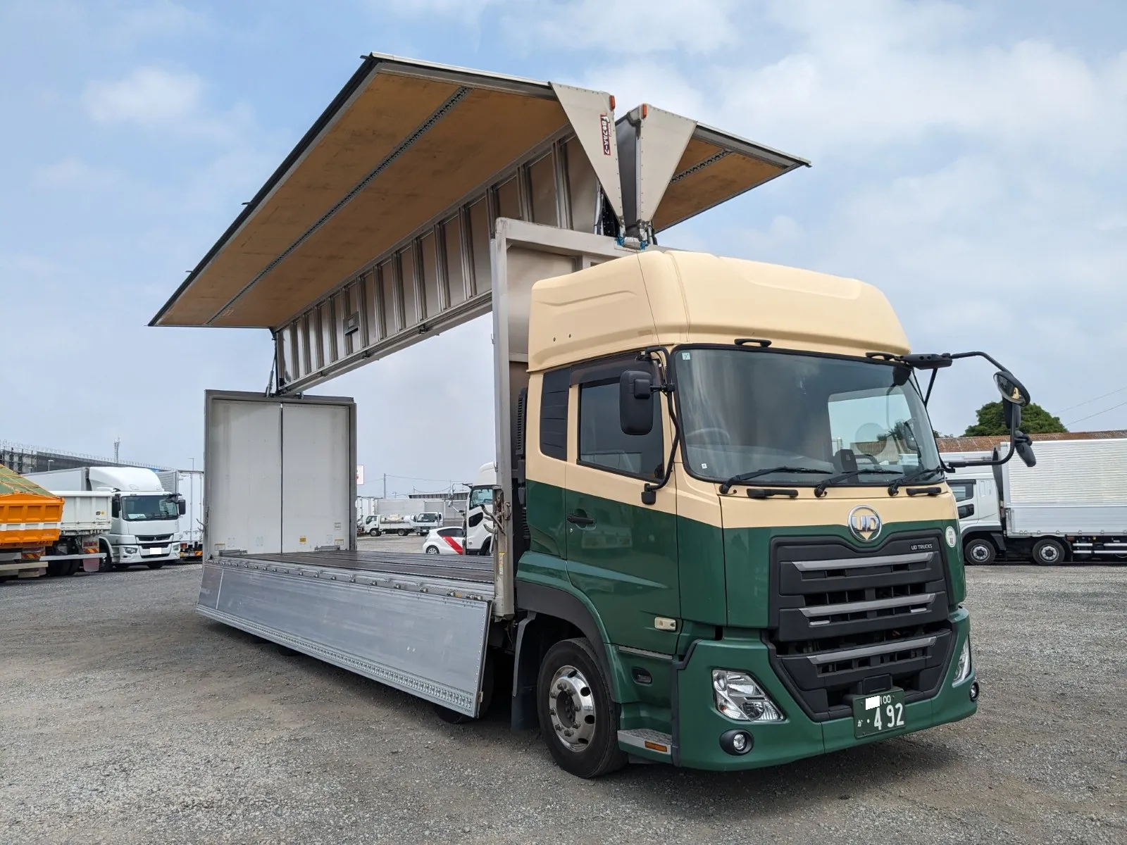 vehicle_image_20260730155456JxNzUUSE5e.webp