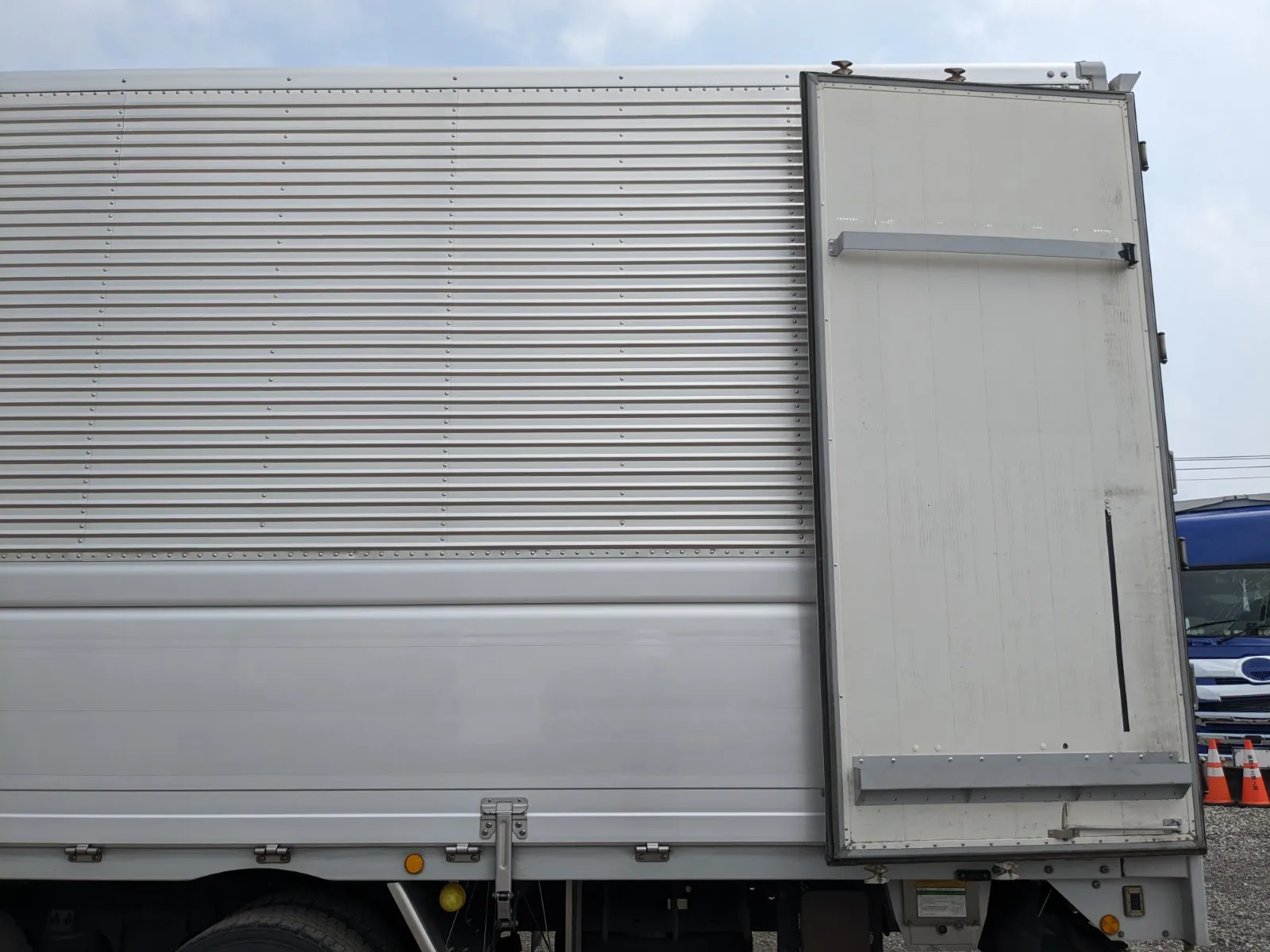 vehicle_image_20260730160952YCzAqjlzCL.webp
