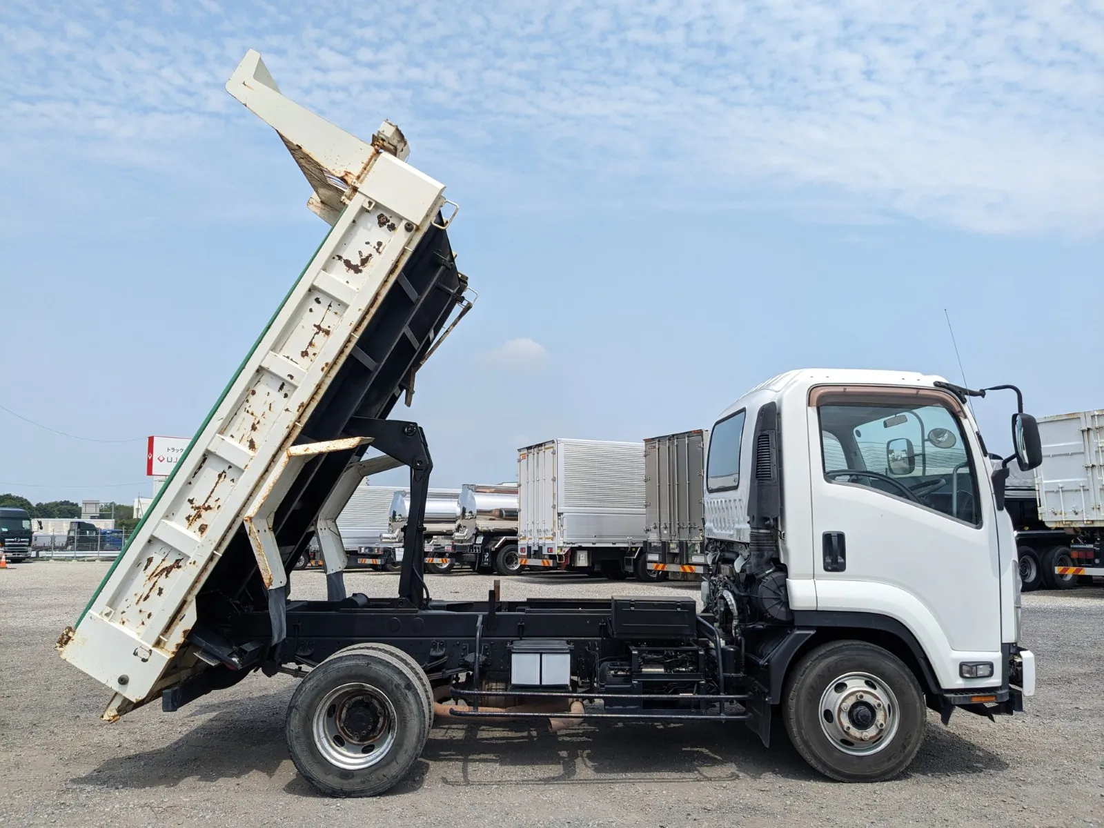 vehicle_image_20260723113541YVeqaBBv5f.webp