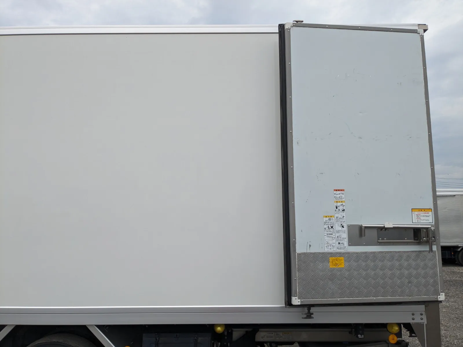 vehicle_image_20260716090052rQlukfiLDI.webp