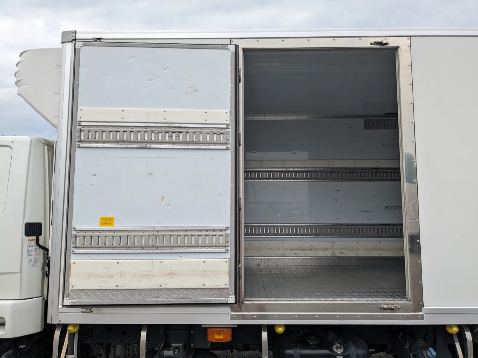 vehicle_image_20260716090054boY9xu6M8h.webp