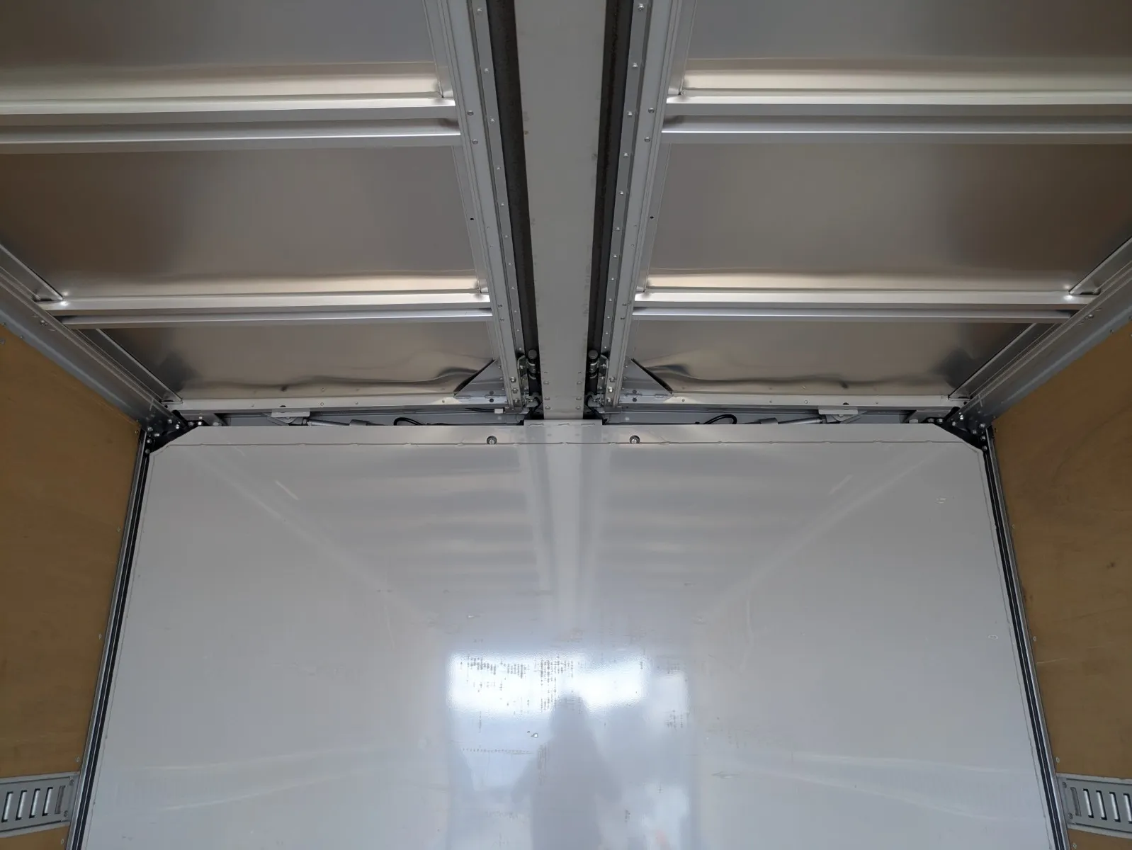 vehicle_image_20260806095044UXm5GIe8Mn.webp