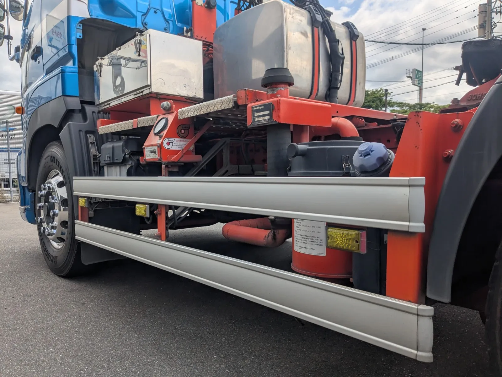 vehicle_image_20260716111046cQxRcxpCvo.webp