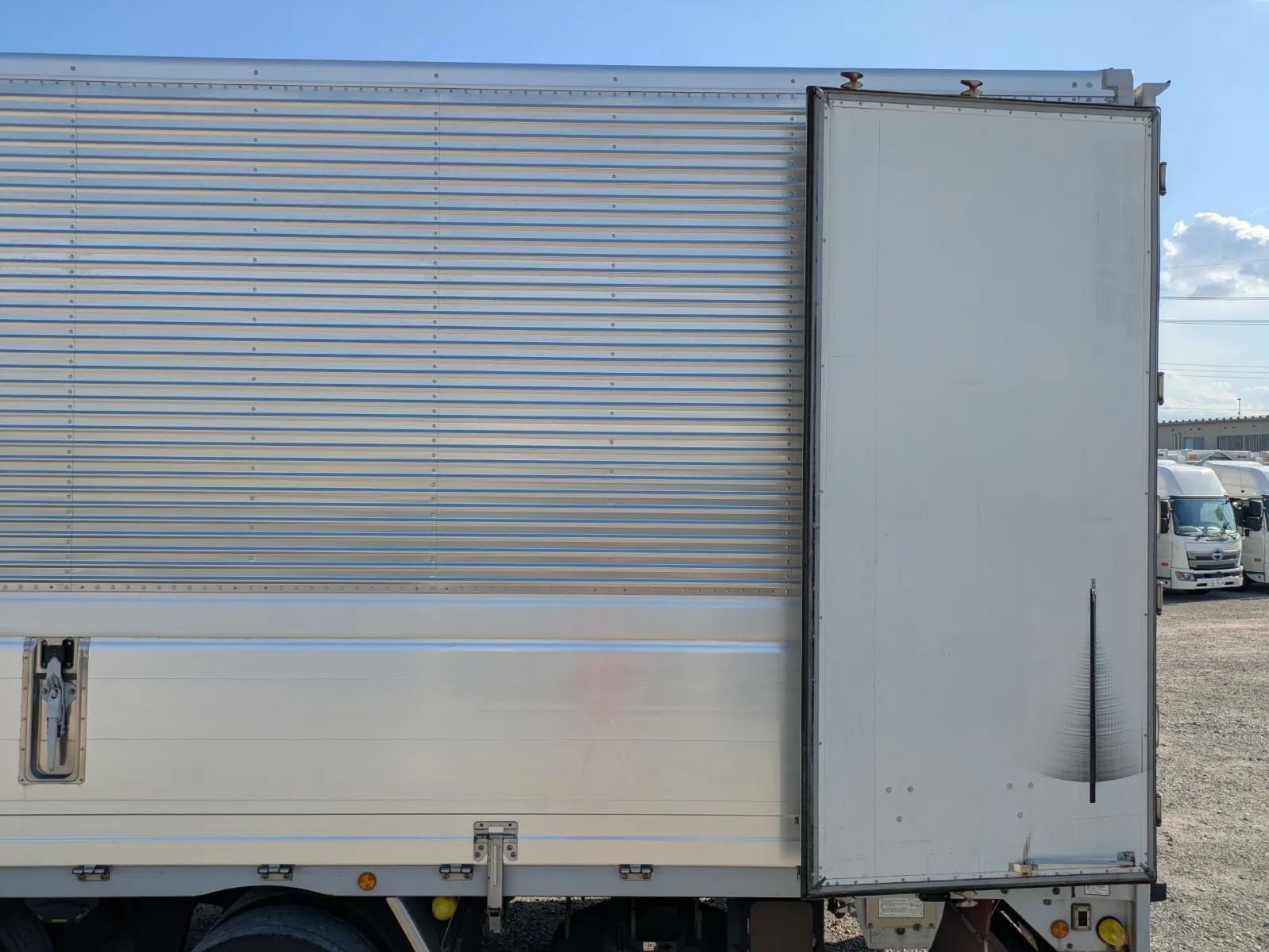 vehicle_image_20260728090922KgfP1mQNMk.webp