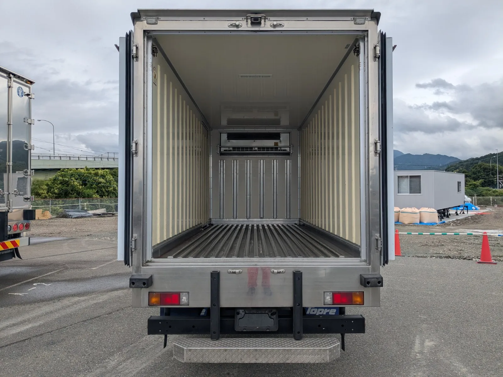 vehicle_image_20260707113113YTZWtL77mH.webp