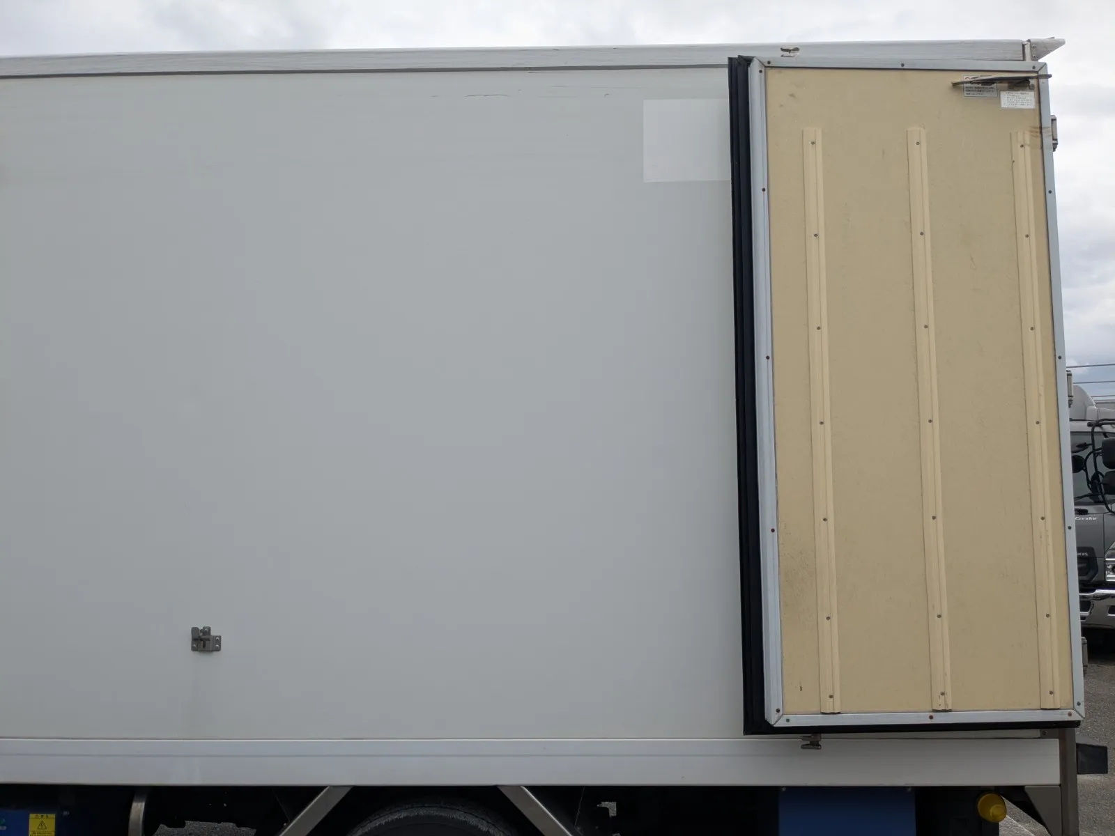 vehicle_image_20260707113118lTwTT2PMdq.webp