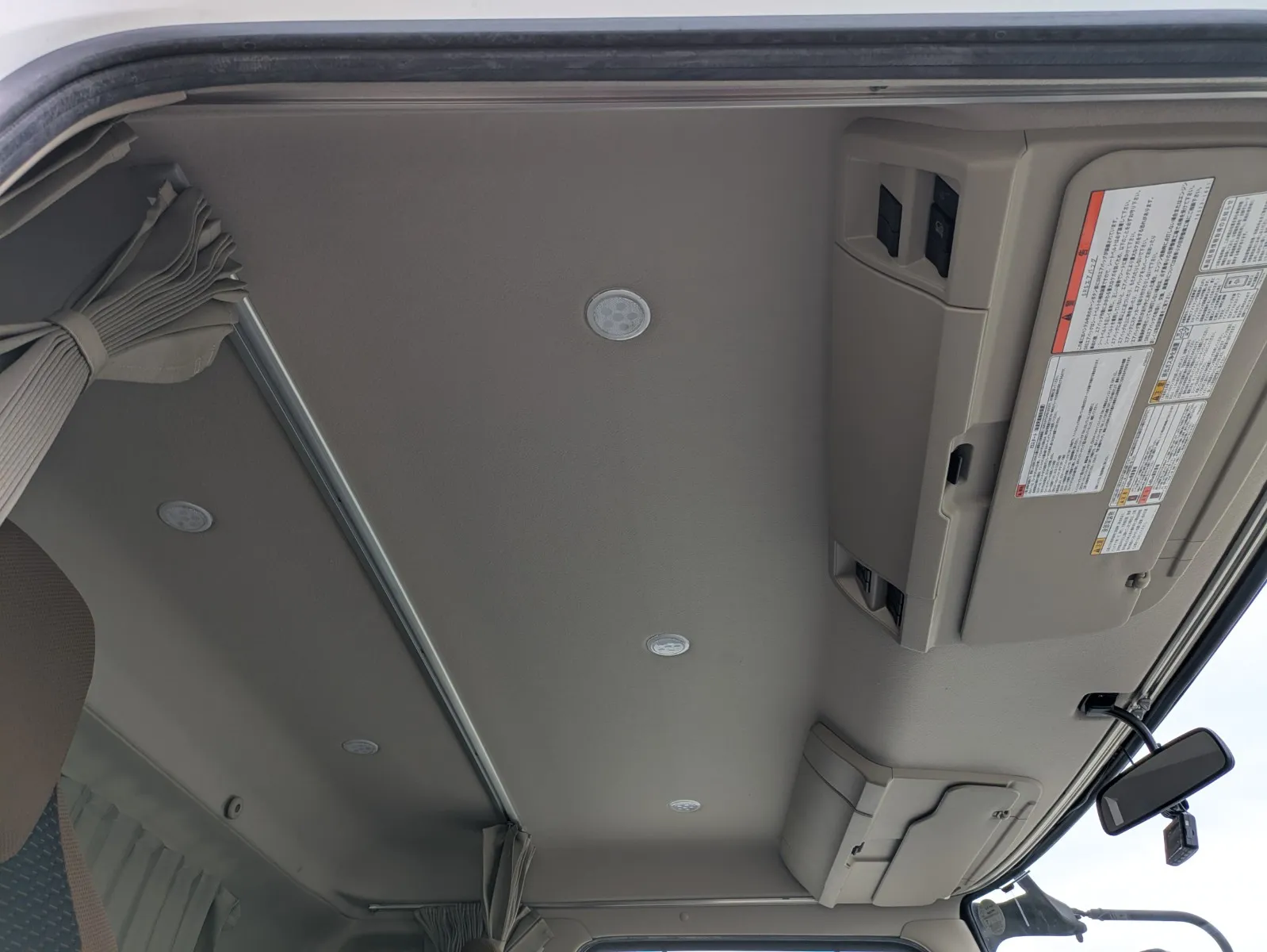 vehicle_image_20260708104849LqjxBUI52k.webp
