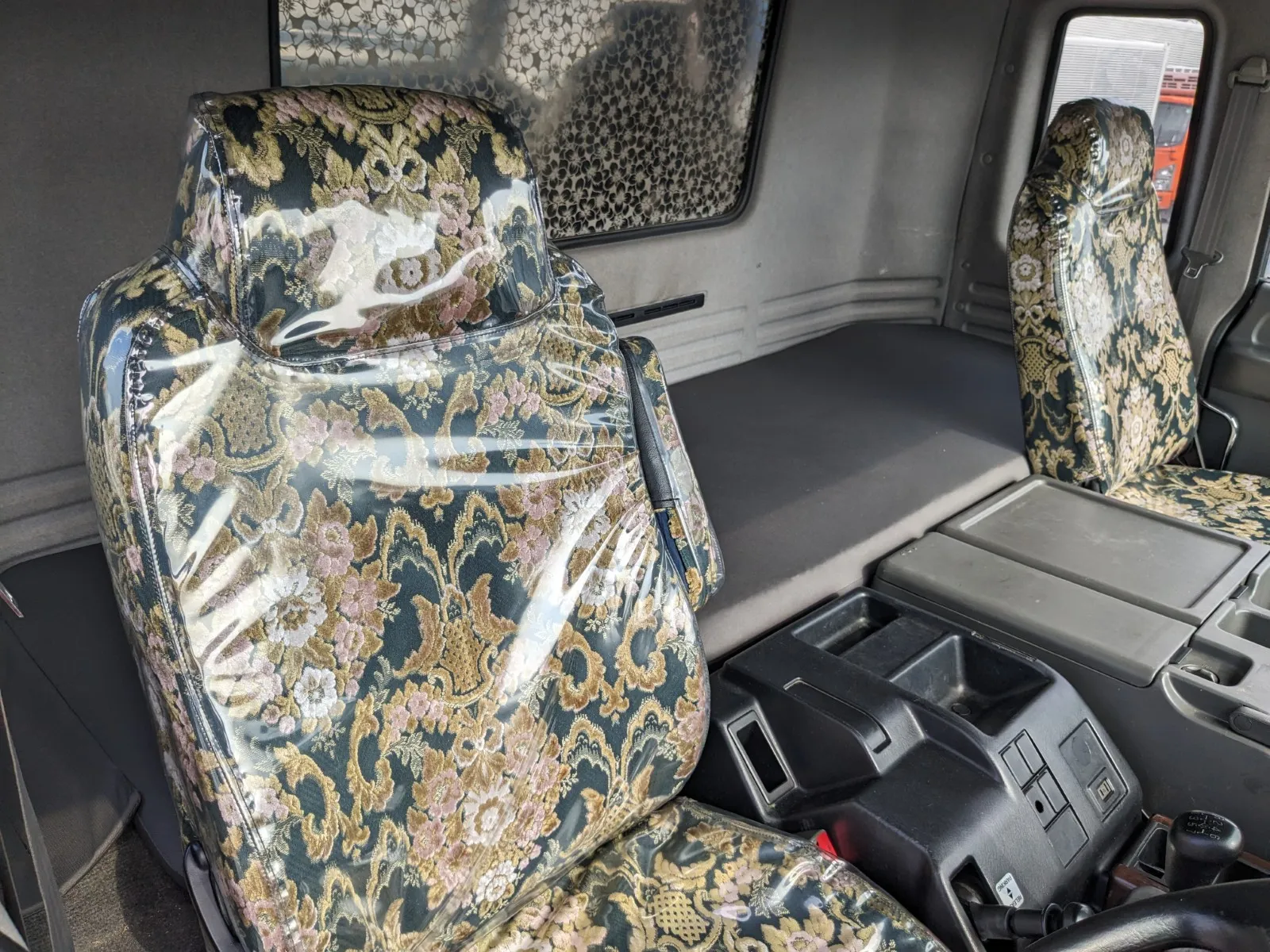 vehicle_image_20260810104837XTuDhMx975.webp