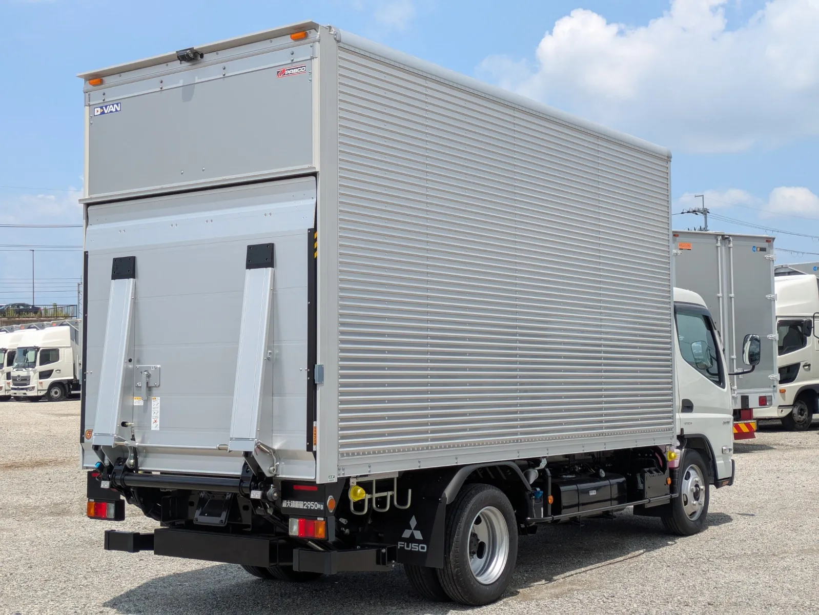 vehicle_image_20260730111824FCRYd3SYfc.webp