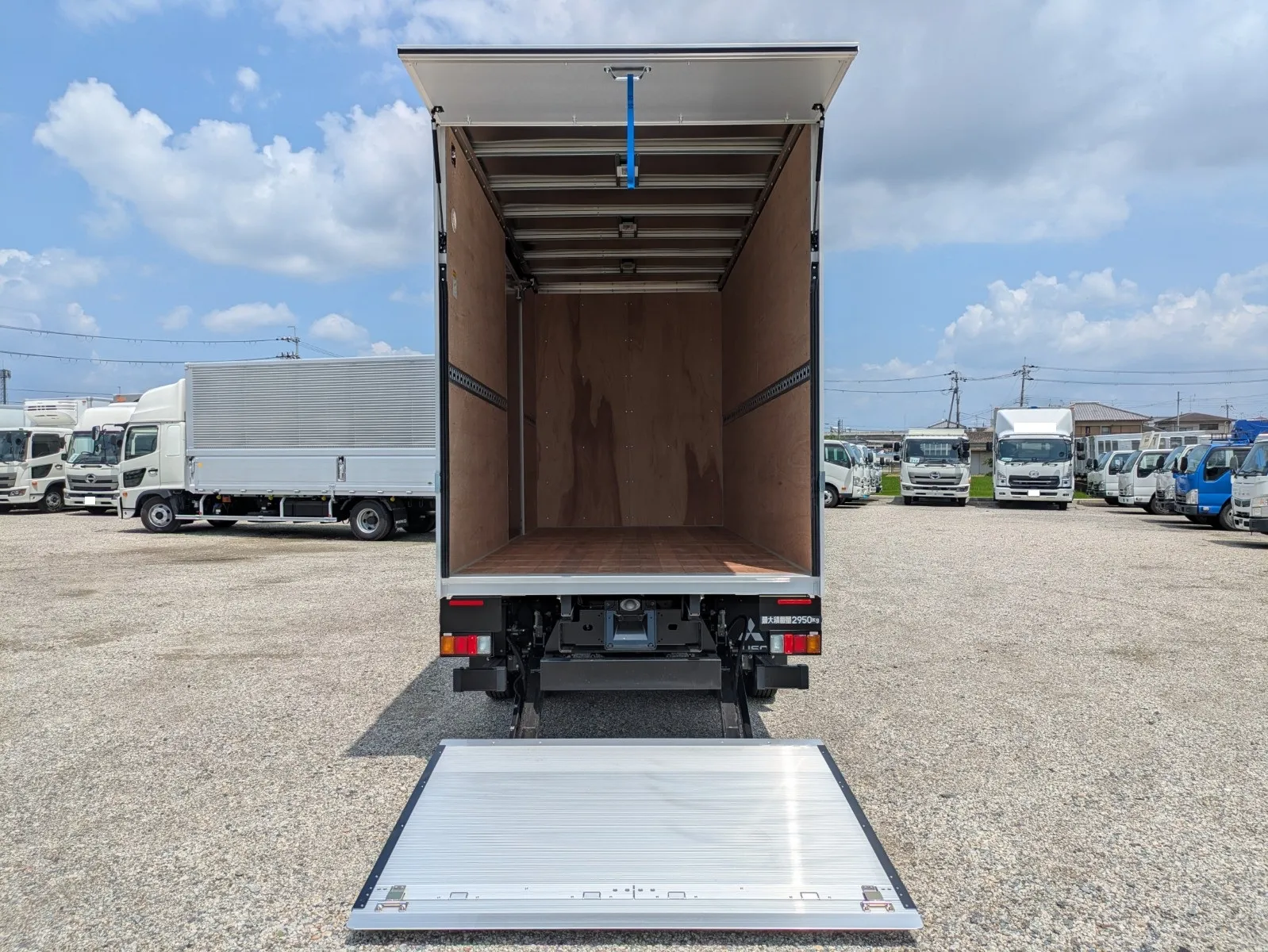 vehicle_image_2026073011182561E72znh54.webp