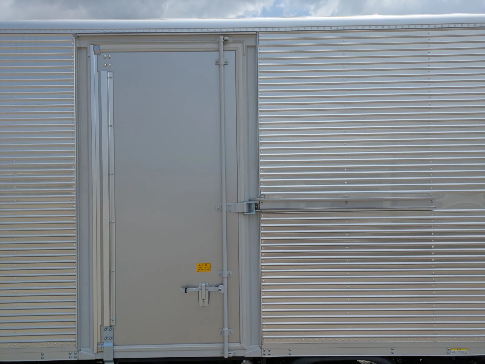 vehicle_image_202607301118304XgwHzqxPT.webp