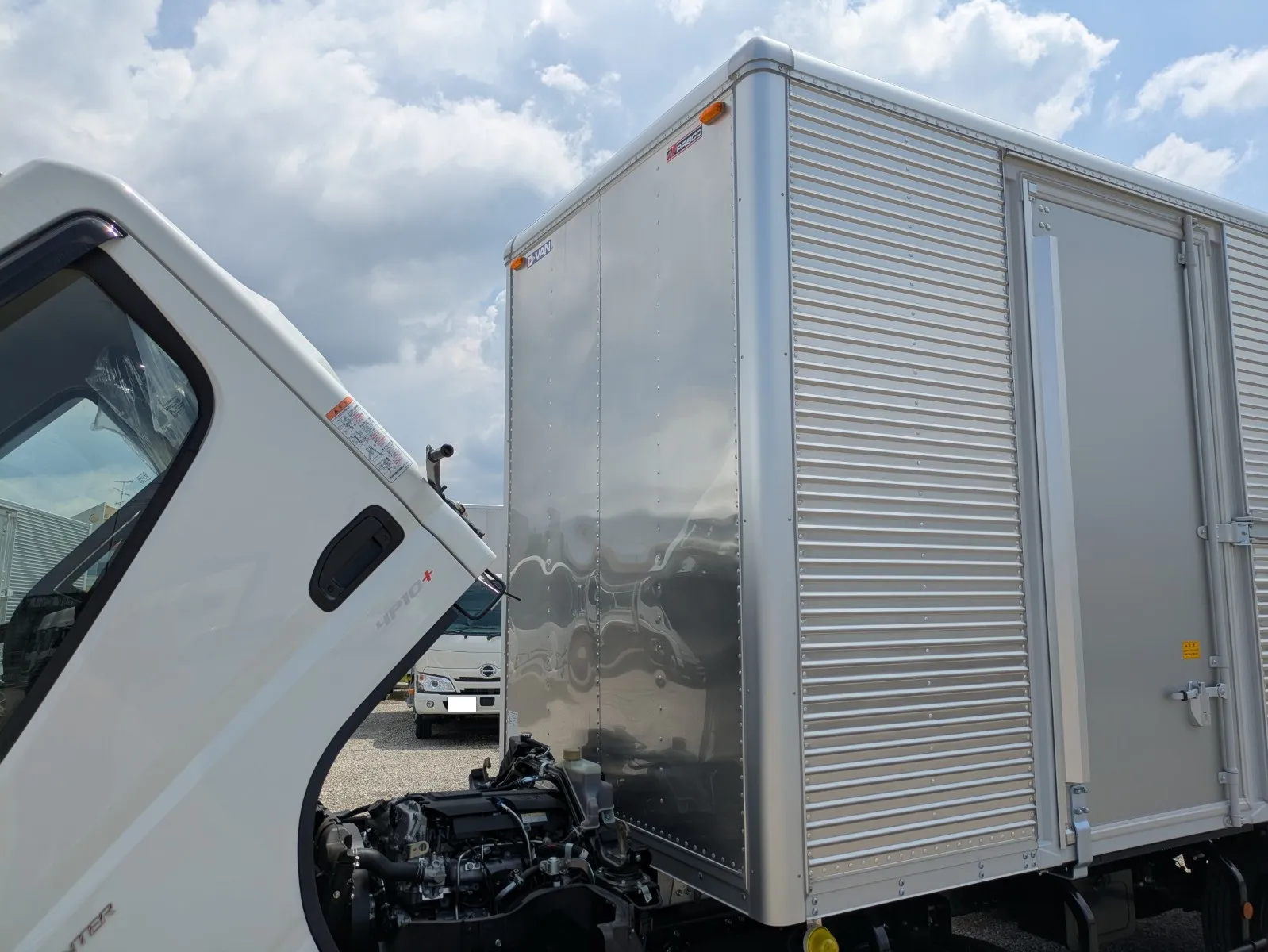vehicle_image_20260730111836OhGkivb0sj.webp