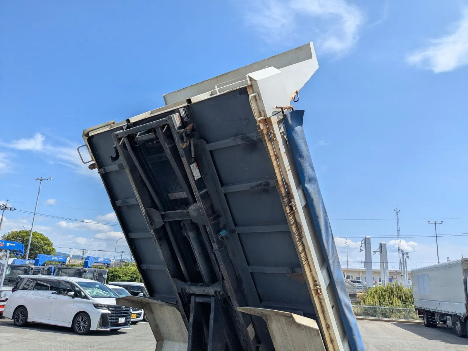 vehicle_image_20260731100756ksztHUTv68.webp