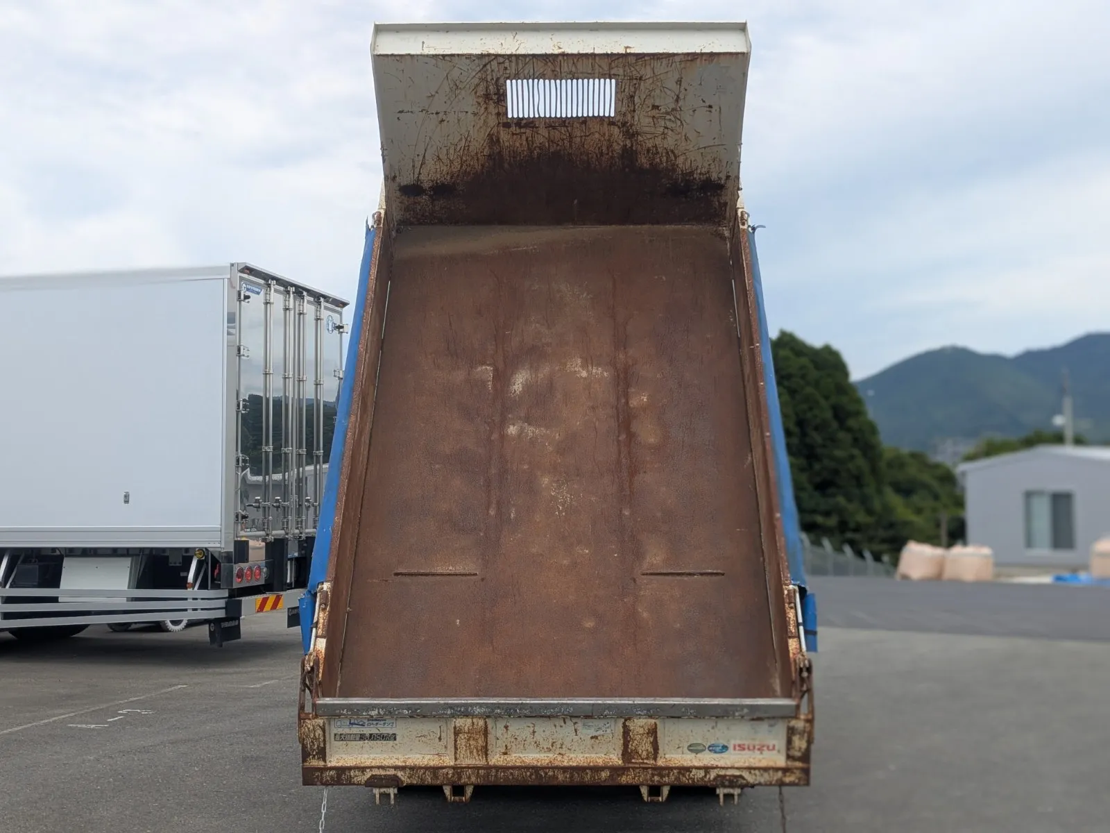 vehicle_image_20260803103533TdX7LWYKXI.webp