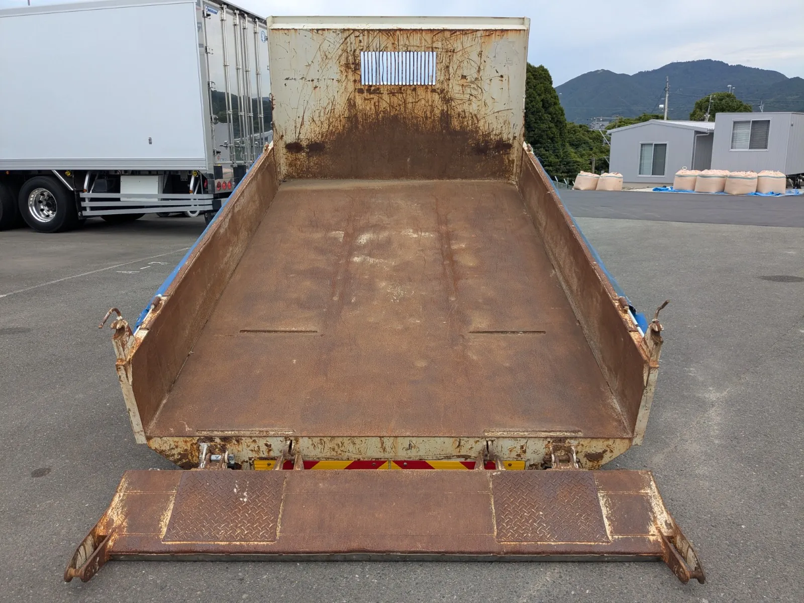 vehicle_image_20260803103536aXflxutzTj.webp