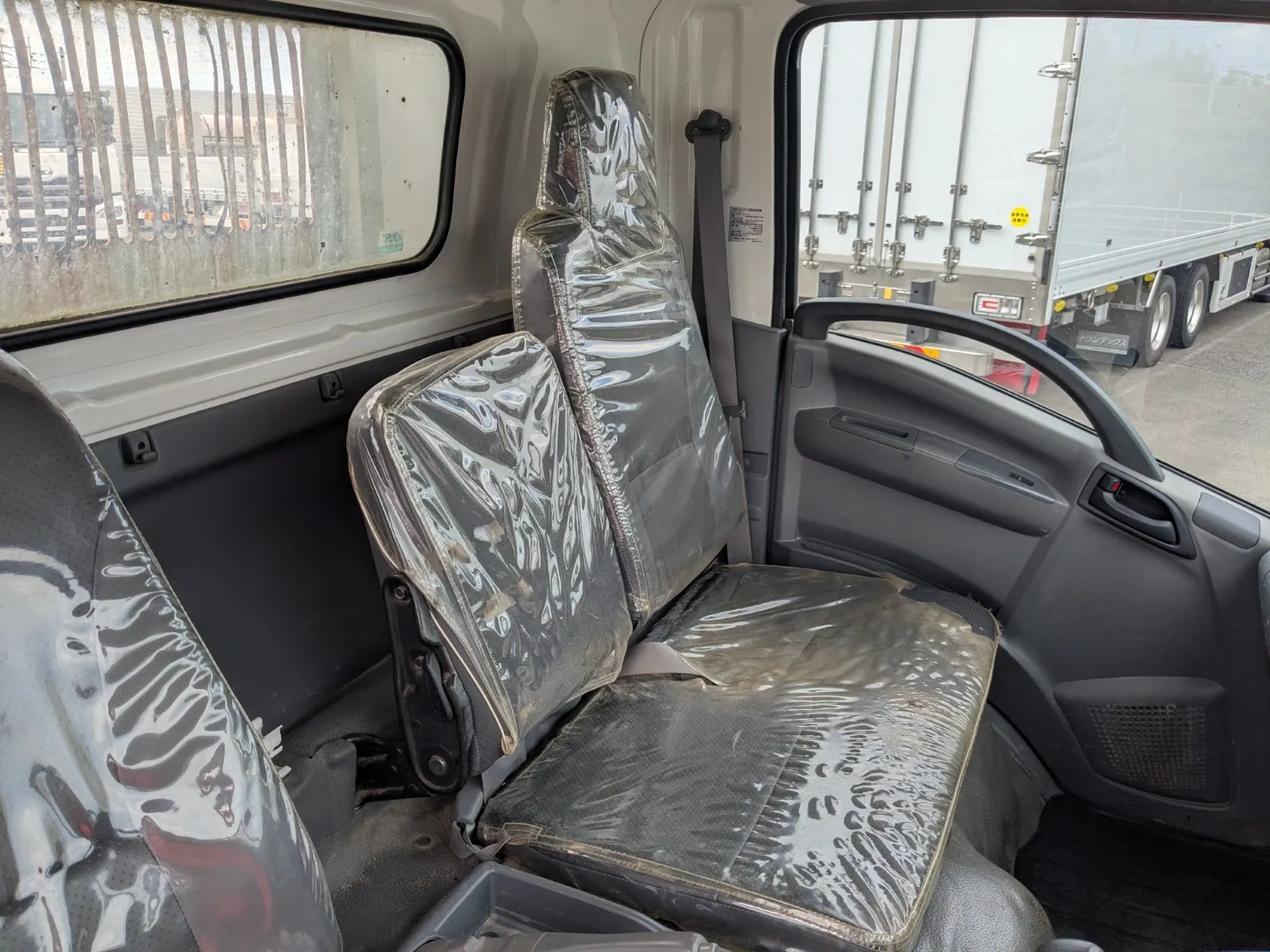 vehicle_image_20260803103542j28WjbaR73.webp