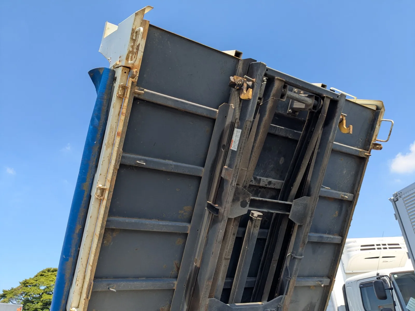vehicle_image_20260803103551fCVHkfJEA9.webp