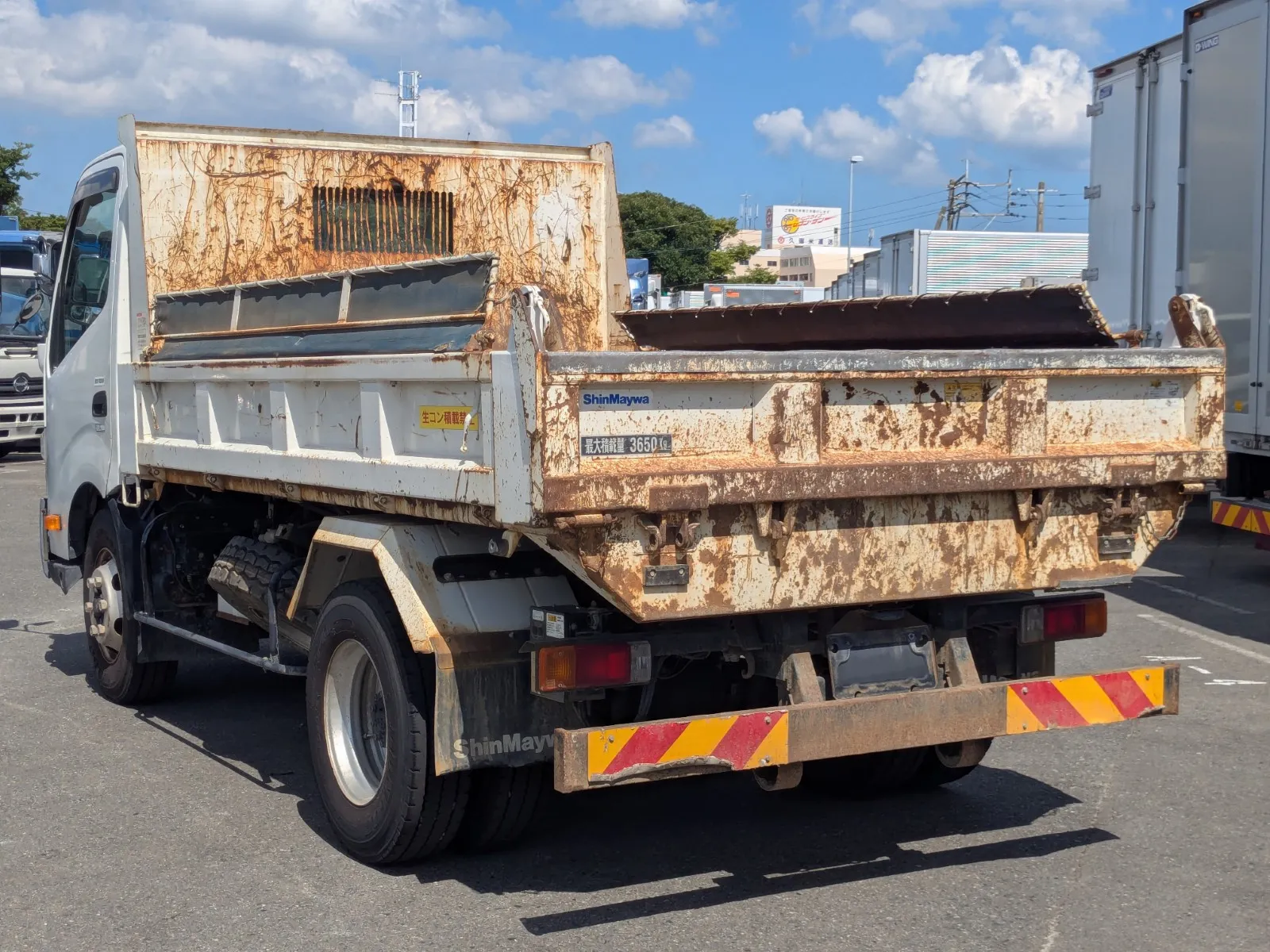 vehicle_image_20260810114230M7JRrdswTy.webp
